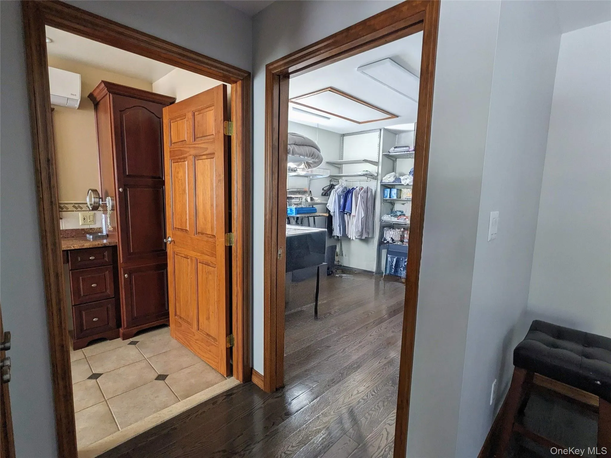 XL walk-in closet XL walk-in closet
