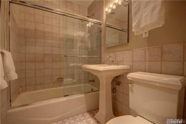 85 Jefferson Boulevard, Hempstead, NY, 5 Bedrooms Bedrooms, 8 Rooms Rooms,3 BathroomsBathrooms,Residential Lease,Idx,Jefferson,0,941900 85 Jefferson Boulevard, Hempstead, NY, 5 Bedrooms Bedrooms, 8 Rooms Rooms,3 BathroomsBathrooms,Residential Lease,Idx,Jefferson,0,941900