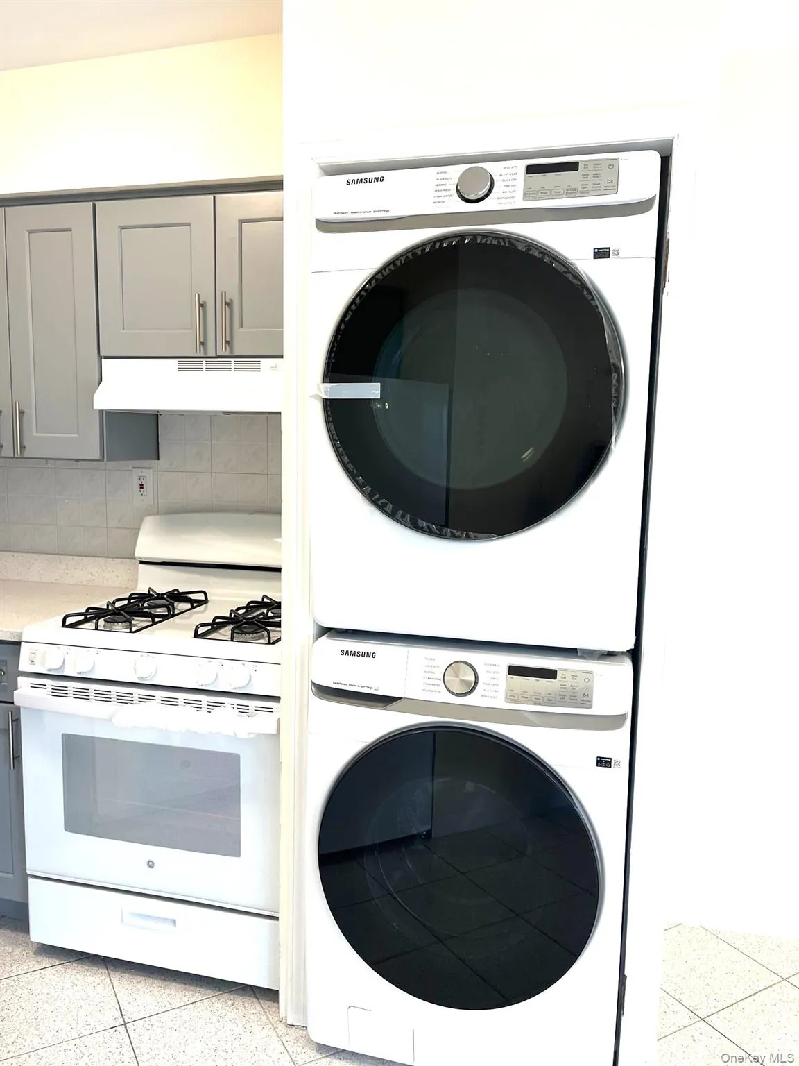 520 Ellsworth Avenue, New York, NY, 1 Bedroom Bedrooms, 5 Rooms Rooms,1 BathroomBathrooms,Residential Lease,Idx,Ellsworth,0,941957 520 Ellsworth Avenue, New York, NY, 1 Bedroom Bedrooms, 5 Rooms Rooms,1 BathroomBathrooms,Residential Lease,Idx,Ellsworth,0,941957
