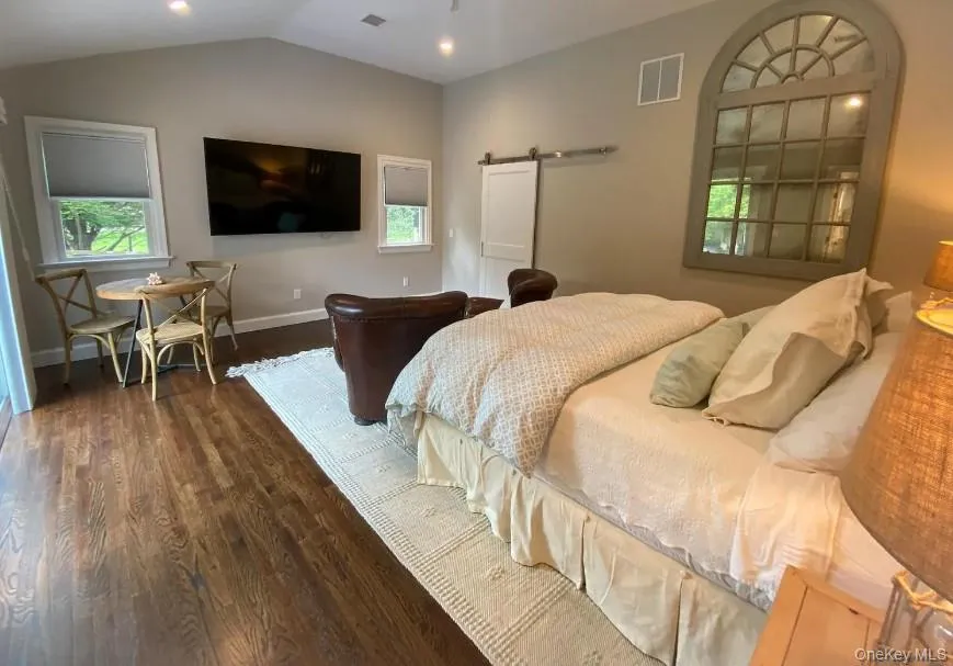 32 White Oak Lane, Southampton, NY, 4 Bedrooms Bedrooms, 8 Rooms Rooms,3 BathroomsBathrooms,Residential Lease,For Rent,White Oak,0,942012 32 White Oak Lane, Southampton, NY, 4 Bedrooms Bedrooms, 8 Rooms Rooms,3 BathroomsBathrooms,Residential Lease,For Rent,White Oak,0,942012
