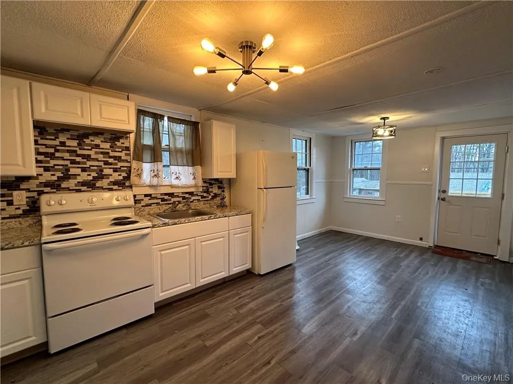 55-57 Burlingham Road, Mamakating, NY, 2 Bedrooms Bedrooms, 3 Rooms Rooms,1 BathroomBathrooms,Residential Lease,Idx,Burlingham,0,942077 55-57 Burlingham Road, Mamakating, NY, 2 Bedrooms Bedrooms, 3 Rooms Rooms,1 BathroomBathrooms,Residential Lease,Idx,Burlingham,0,942077