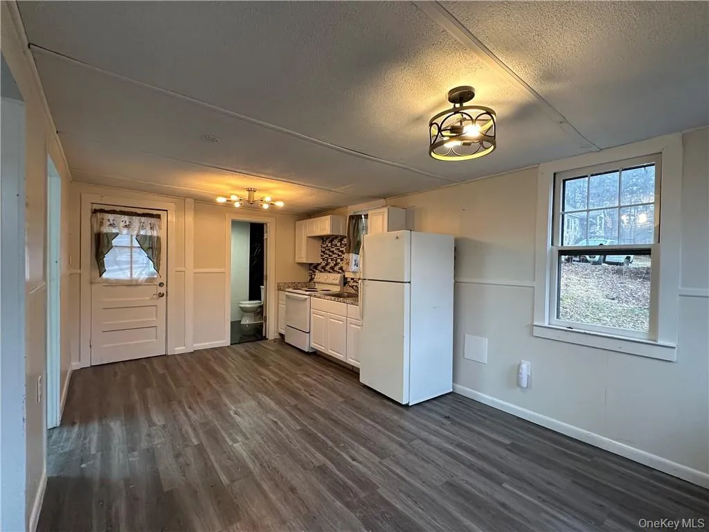 55-57 Burlingham Road, Mamakating, NY, 2 Bedrooms Bedrooms, 3 Rooms Rooms,1 BathroomBathrooms,Residential Lease,Idx,Burlingham,0,942077 55-57 Burlingham Road, Mamakating, NY, 2 Bedrooms Bedrooms, 3 Rooms Rooms,1 BathroomBathrooms,Residential Lease,Idx,Burlingham,0,942077