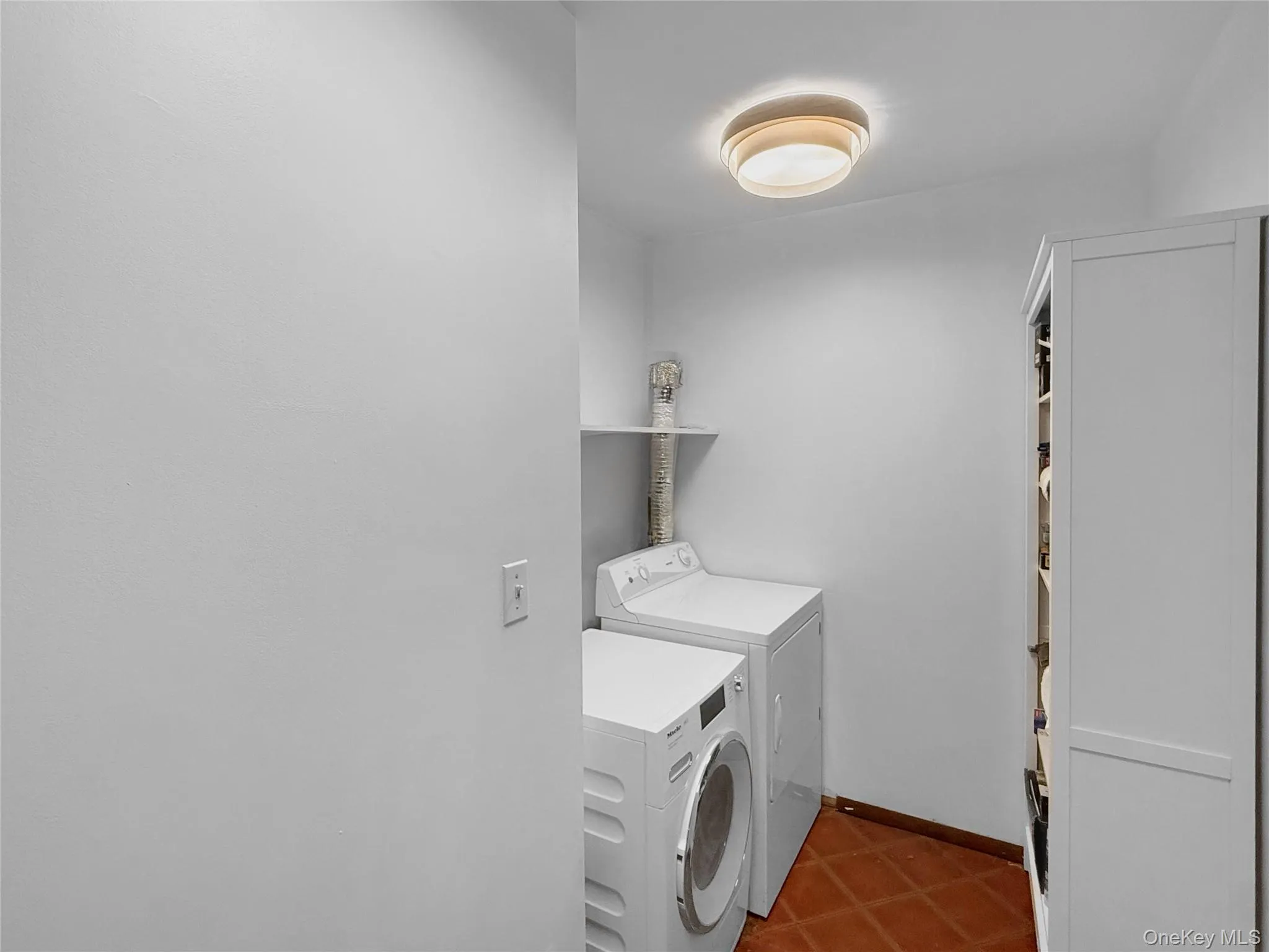 Washer/dryer on lower level Washer/dryer on lower level