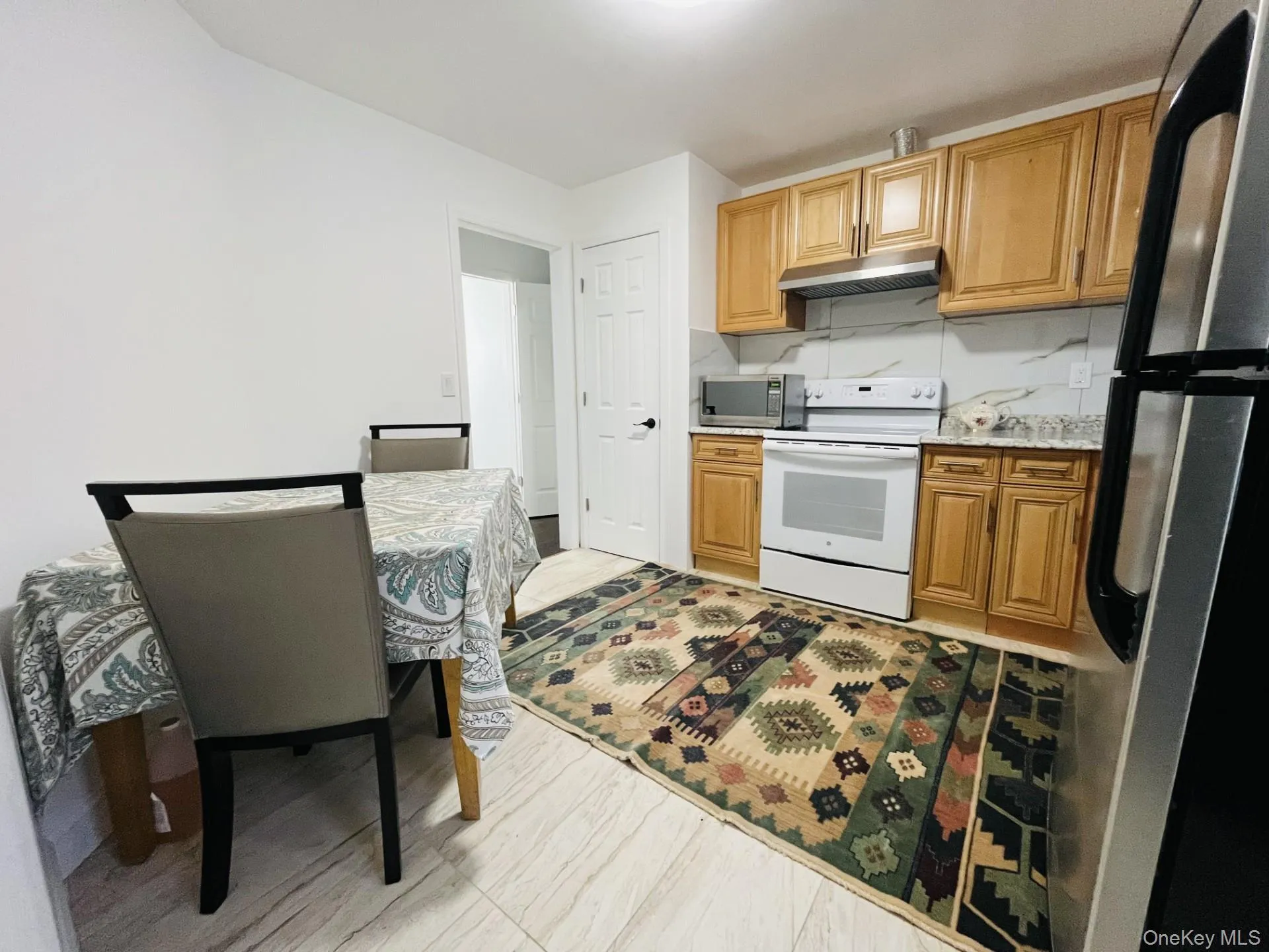 Eat in kitchen Eat in kitchen