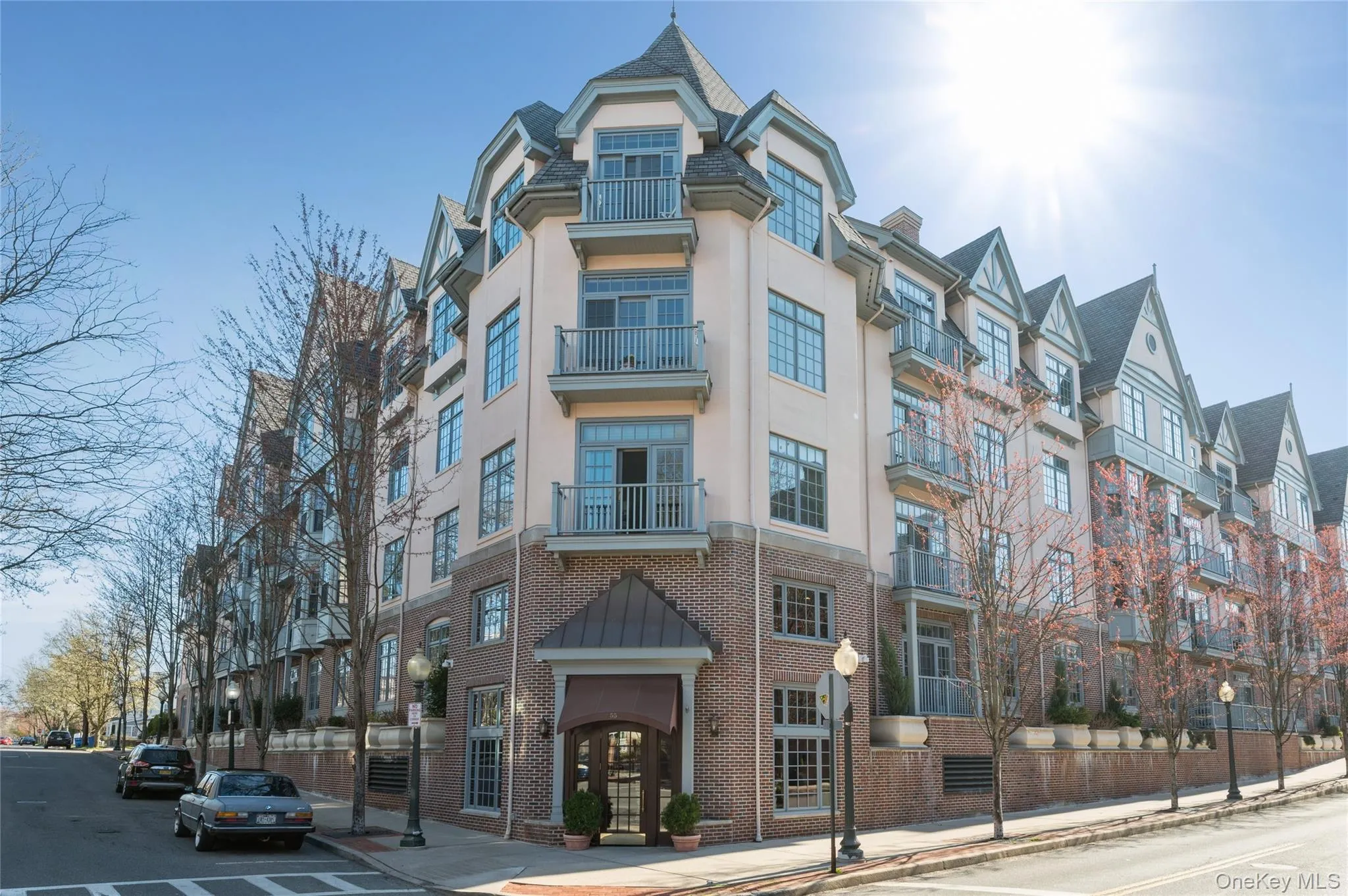 View of apartment building / complex View of apartment building / complex