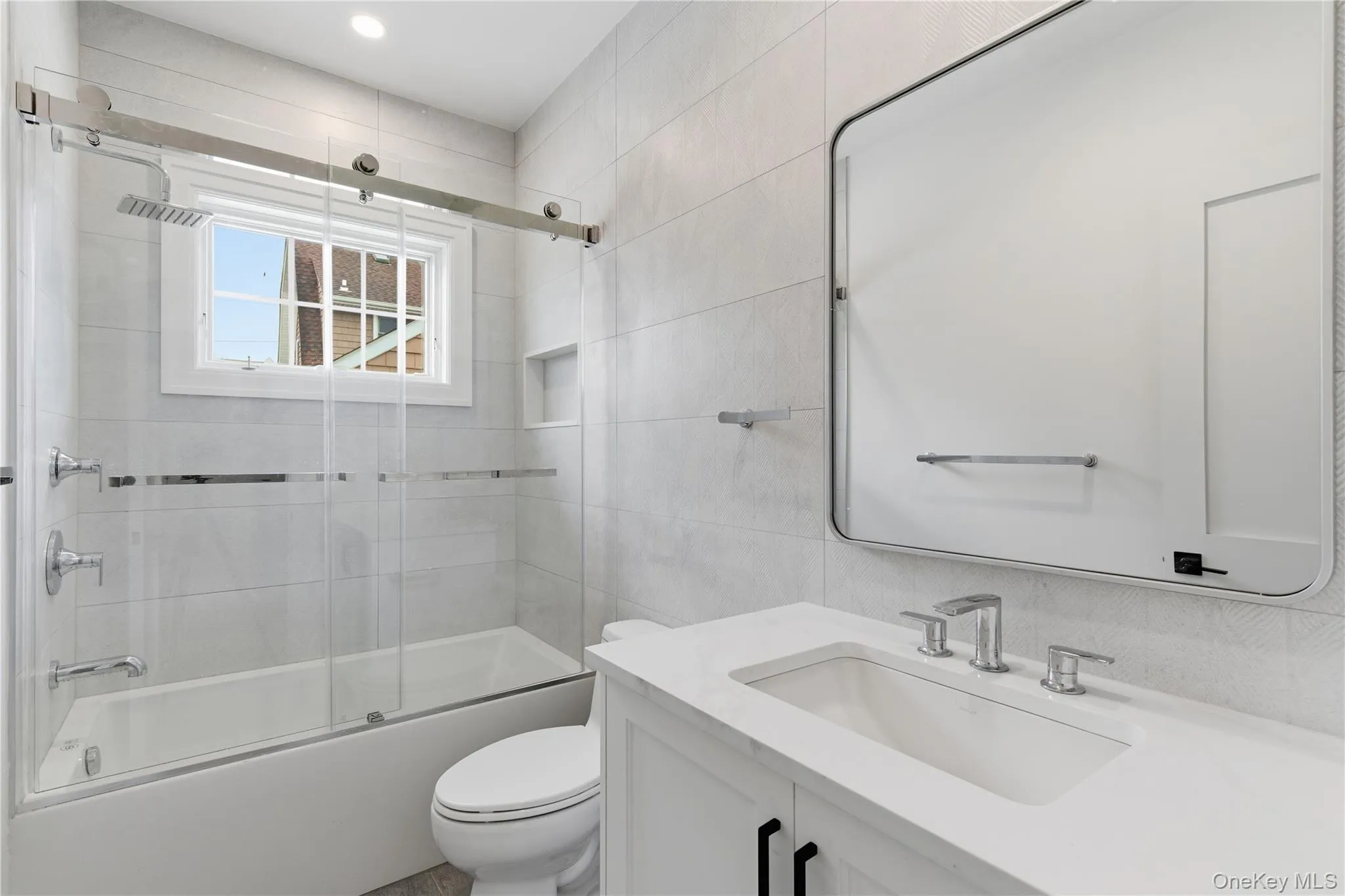 Full Bathroom Full Bathroom