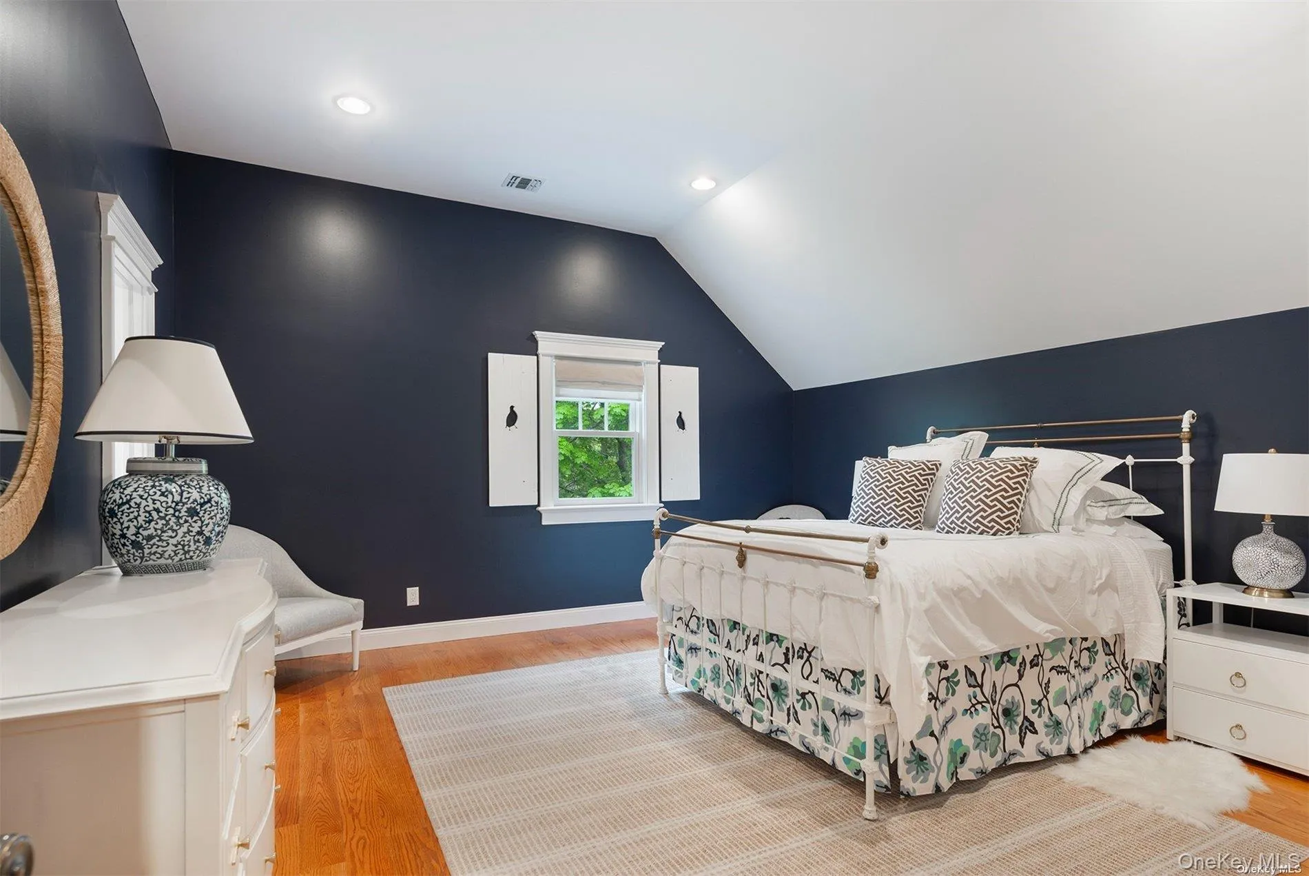 En Suite Guest Bedroom En Suite Guest Bedroom