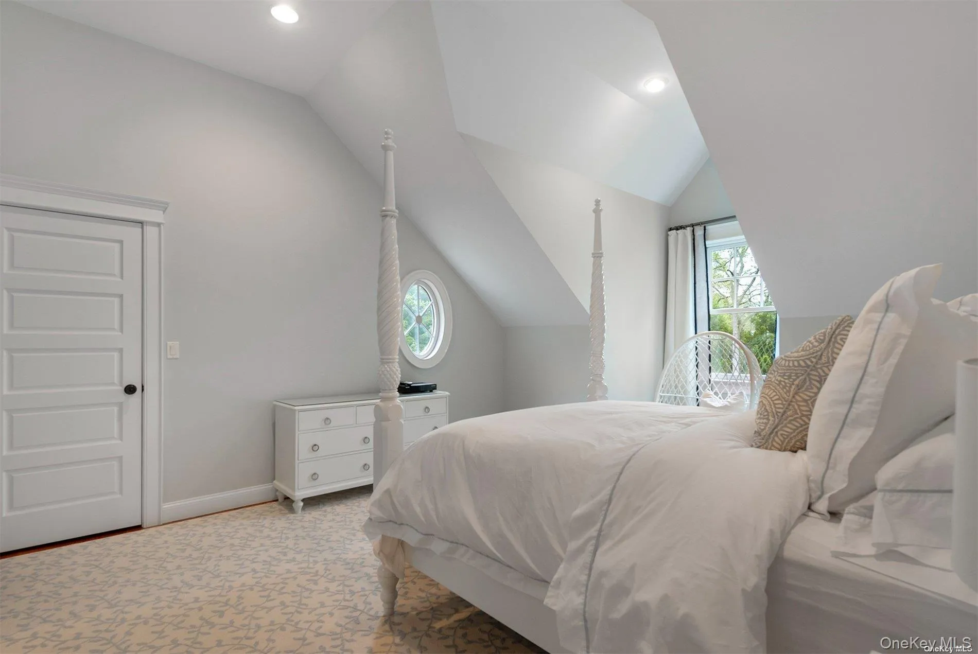 En Suite Guest Bedroom En Suite Guest Bedroom