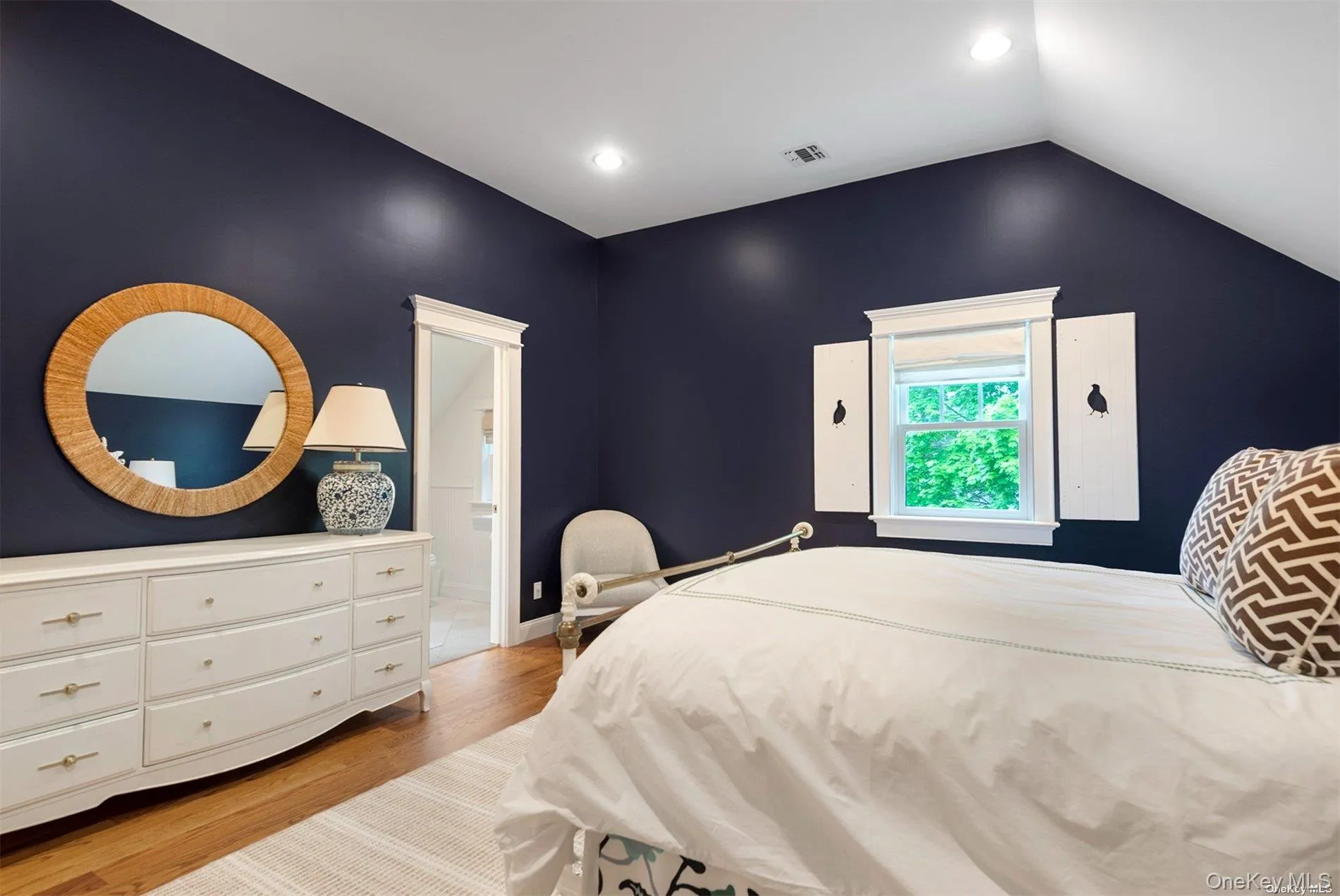 En Suite Guest Bedroom En Suite Guest Bedroom