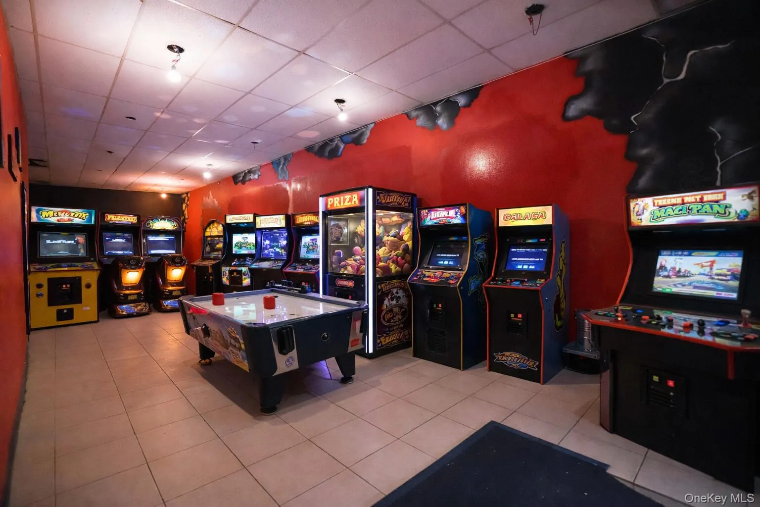 Virtually staged arcade Virtually staged arcade