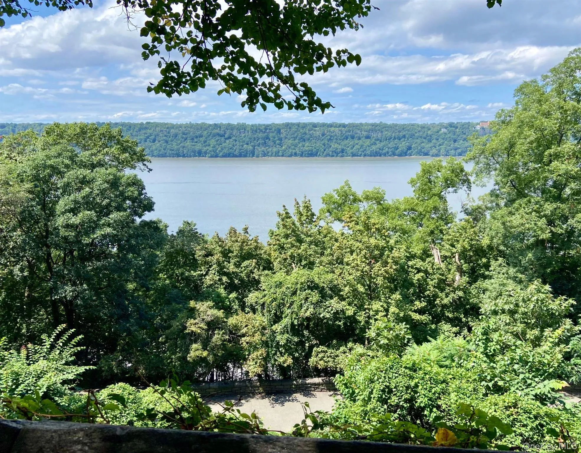 2 blocks from your front door is Fort Tryon park with amazing Hudson River views 2 blocks from your front door is Fort Tryon park with amazing Hudson River views