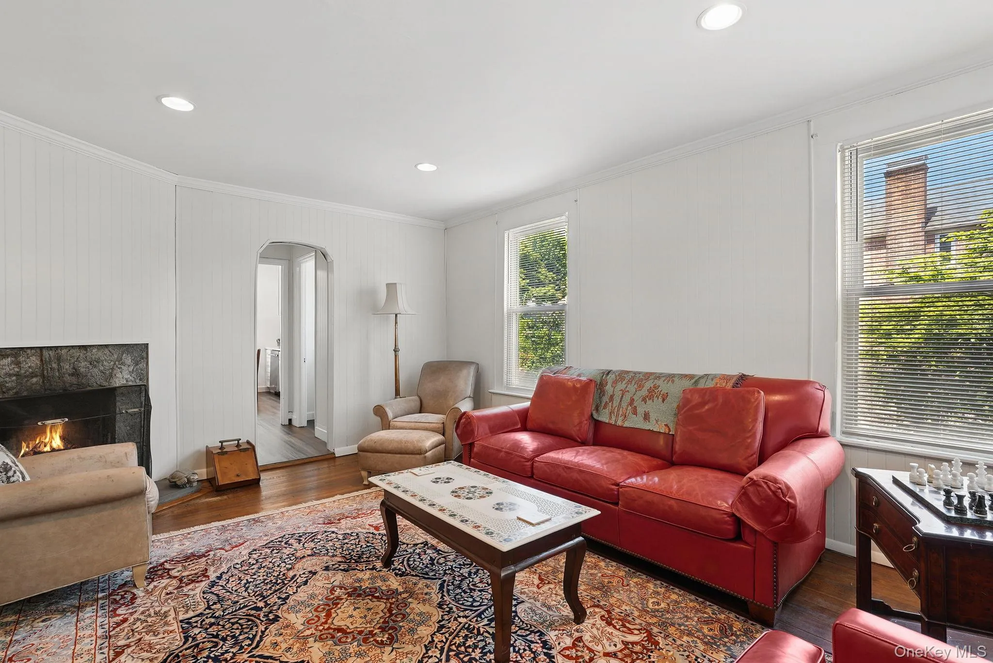 Featuring hardwood floors and 2nd fireplace Featuring hardwood floors and 2nd fireplace