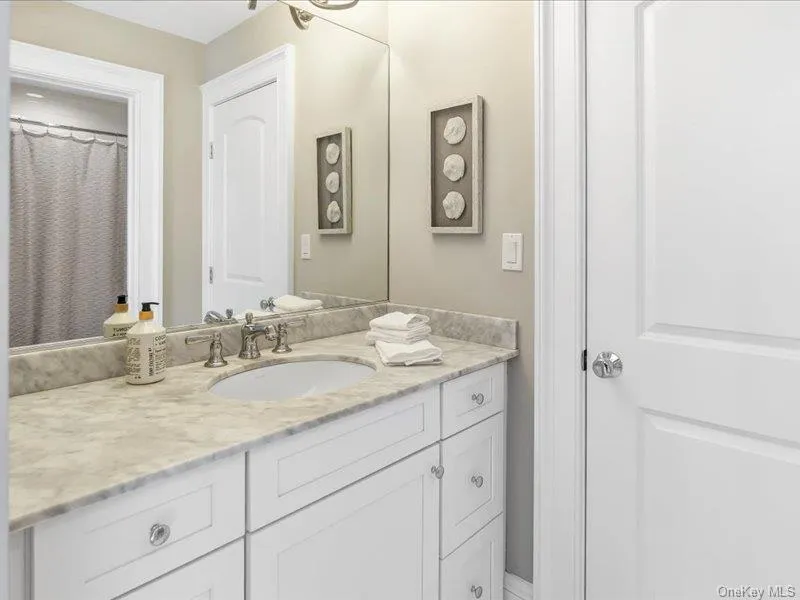 17 Adam Lane, Southampton, NY, 4 Bedrooms Bedrooms, 8 Rooms Rooms,3 BathroomsBathrooms,Residential Lease,Idx,Adam,0,942565 17 Adam Lane, Southampton, NY, 4 Bedrooms Bedrooms, 8 Rooms Rooms,3 BathroomsBathrooms,Residential Lease,Idx,Adam,0,942565