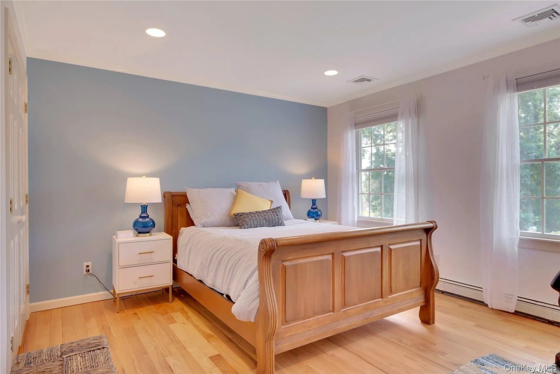 Bedroom 3 with Queen size bed Bedroom 3 with Queen size bed