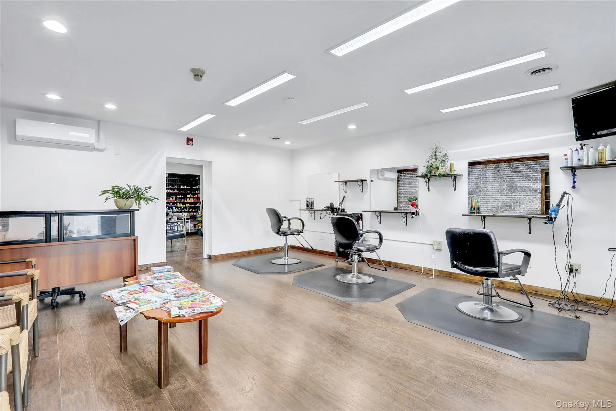 Can be office space, salon, spa, showroom, retail space etc Can be office space, salon, spa, showroom, retail space etc