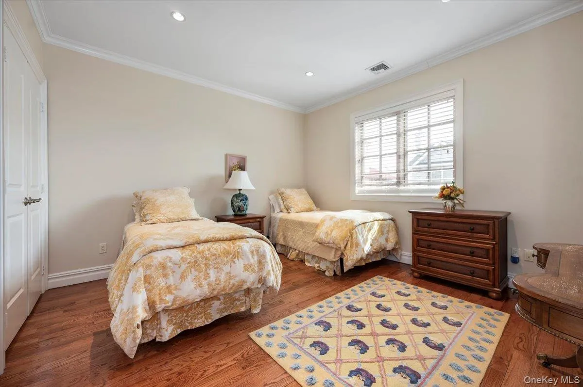 70 Lewis Avenue, Hempstead, NY, 4 Bedrooms Bedrooms, 8 Rooms Rooms,4 BathroomsBathrooms,Residential,For Rent,Lewis,0,942762 70 Lewis Avenue, Hempstead, NY, 4 Bedrooms Bedrooms, 8 Rooms Rooms,4 BathroomsBathrooms,Residential,For Rent,Lewis,0,942762