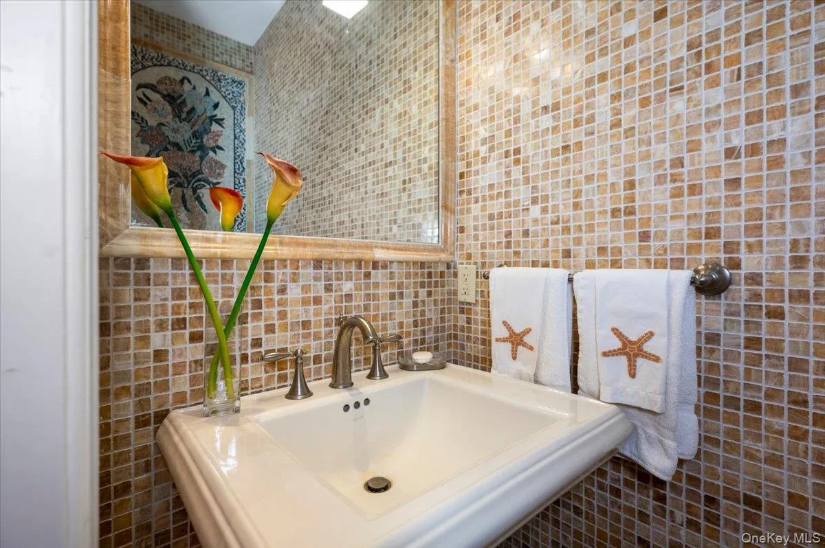 70 Lewis Avenue, Hempstead, NY, 4 Bedrooms Bedrooms, 8 Rooms Rooms,4 BathroomsBathrooms,Residential,For Rent,Lewis,0,942762 70 Lewis Avenue, Hempstead, NY, 4 Bedrooms Bedrooms, 8 Rooms Rooms,4 BathroomsBathrooms,Residential,For Rent,Lewis,0,942762