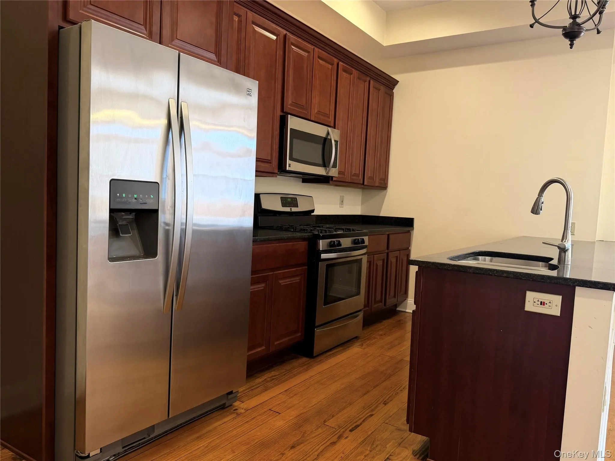 337 Main Street, Poughkeepsie, NY, 2 Bedrooms Bedrooms, 5 Rooms Rooms,2 BathroomsBathrooms,Residential Lease,For Rent,Main,0,942774 337 Main Street, Poughkeepsie, NY, 2 Bedrooms Bedrooms, 5 Rooms Rooms,2 BathroomsBathrooms,Residential Lease,For Rent,Main,0,942774