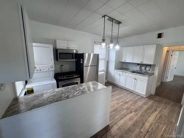 530 Fourth Avenue, Pelham, NY, 2 Bedrooms Bedrooms, 3 Rooms Rooms,1 BathroomBathrooms,Residential Lease,Idx,Fourth,0,942805 530 Fourth Avenue, Pelham, NY, 2 Bedrooms Bedrooms, 3 Rooms Rooms,1 BathroomBathrooms,Residential Lease,Idx,Fourth,0,942805