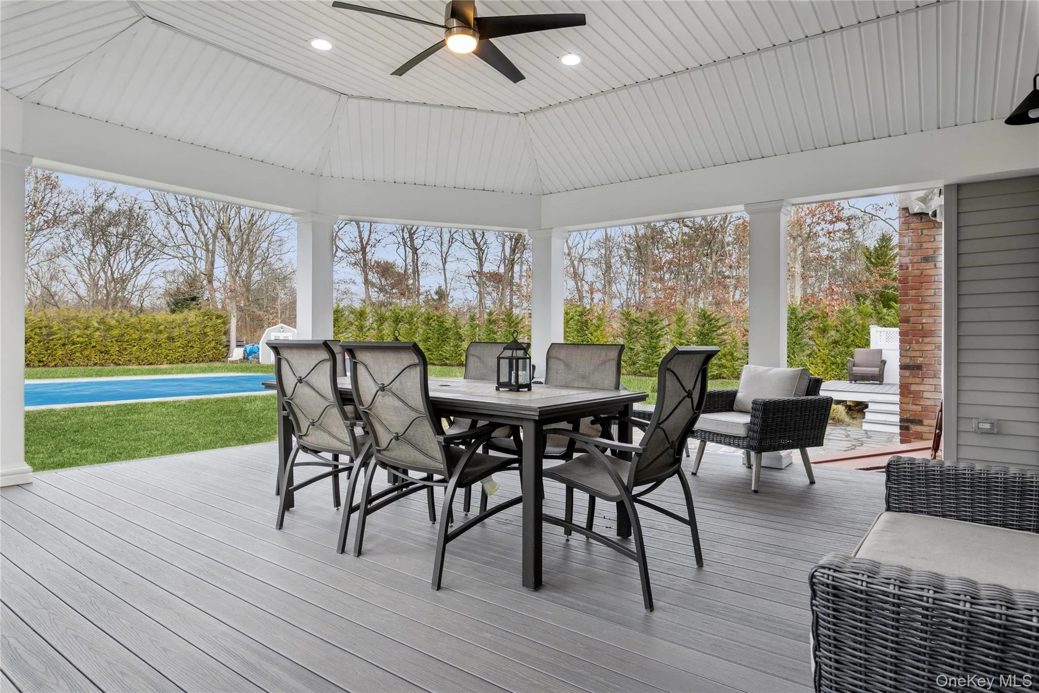 Covered porch/dining Covered porch/dining