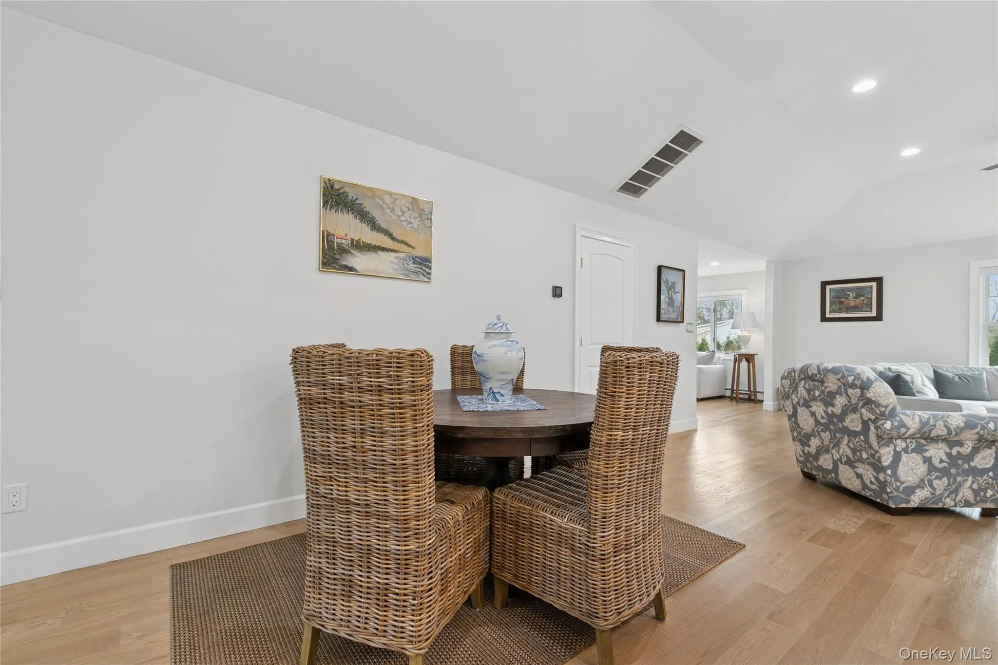 Eat in kitchen Eat in kitchen