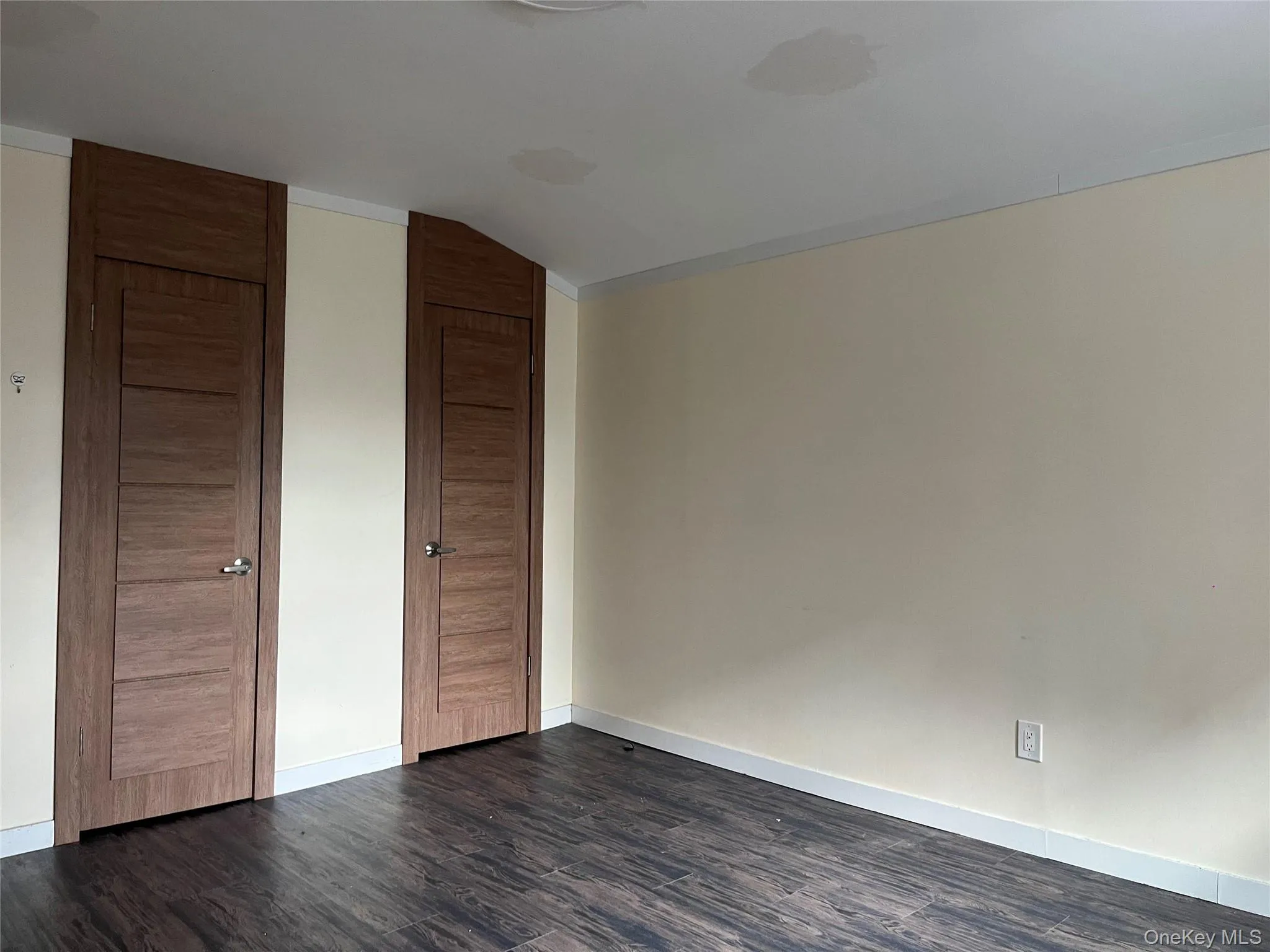 142-01 37th Avenue, New York, NY, 2 Bedrooms Bedrooms, 5 Rooms Rooms,1 BathroomBathrooms,Residential Lease,Idx,37th,0,942875 142-01 37th Avenue, New York, NY, 2 Bedrooms Bedrooms, 5 Rooms Rooms,1 BathroomBathrooms,Residential Lease,Idx,37th,0,942875