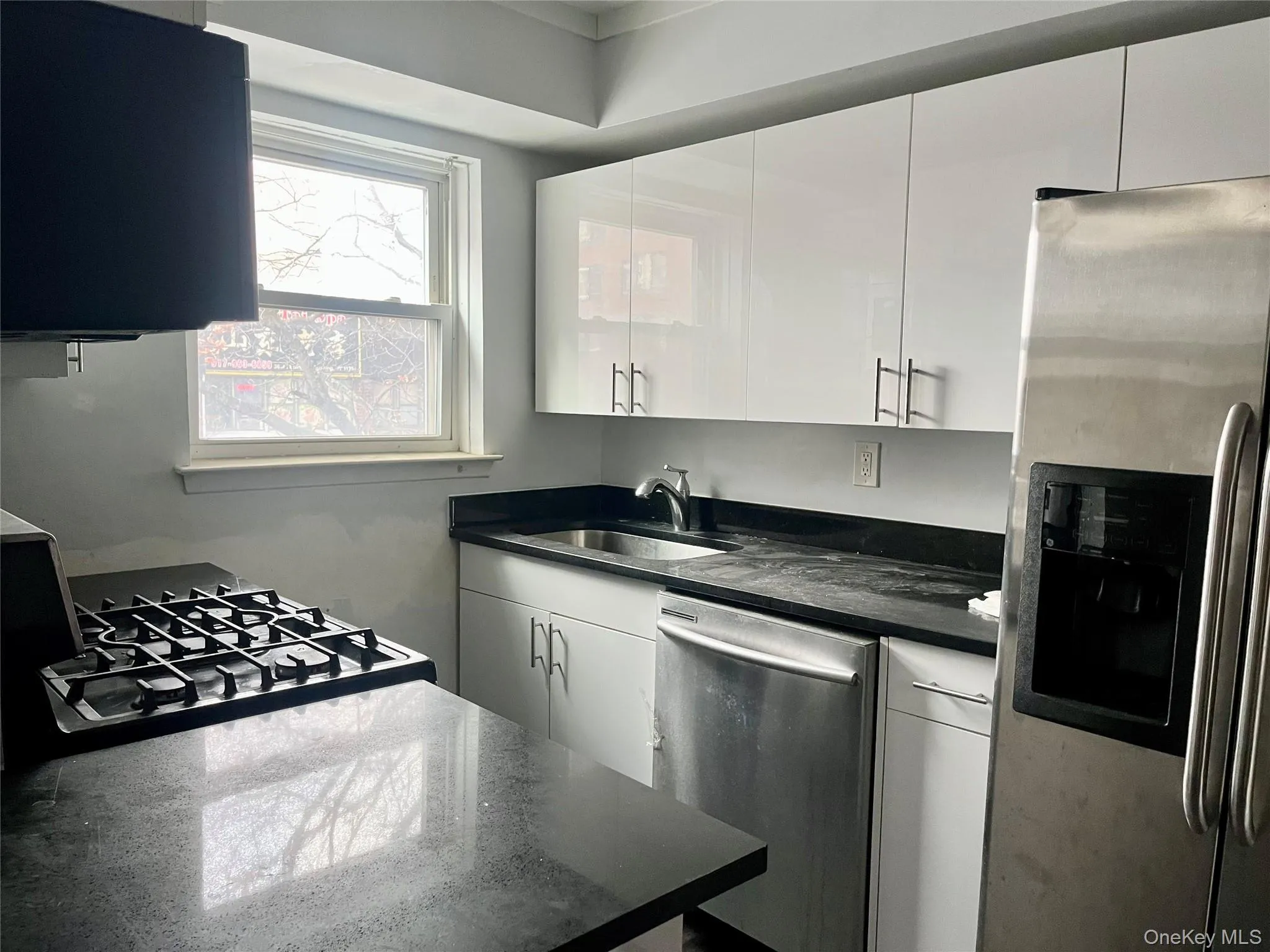 142-01 37th Avenue, New York, NY, 2 Bedrooms Bedrooms, 5 Rooms Rooms,1 BathroomBathrooms,Residential Lease,Idx,37th,0,942875 142-01 37th Avenue, New York, NY, 2 Bedrooms Bedrooms, 5 Rooms Rooms,1 BathroomBathrooms,Residential Lease,Idx,37th,0,942875