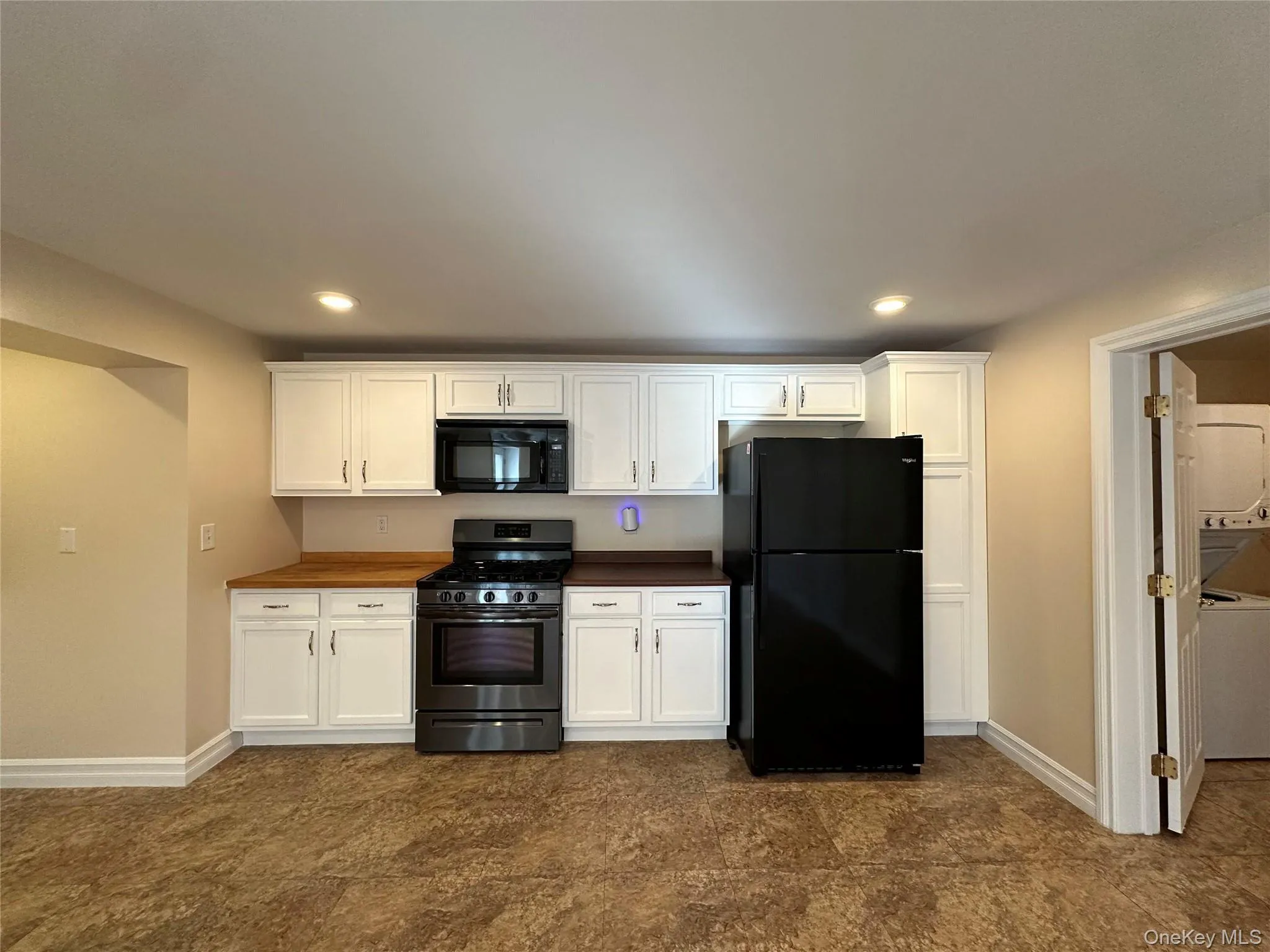 27 Meadow Street, Newburgh (town), NY, 1 Bedroom Bedrooms, 3 Rooms Rooms,1 BathroomBathrooms,Residential Lease,Idx,Meadow,0,942909 27 Meadow Street, Newburgh (town), NY, 1 Bedroom Bedrooms, 3 Rooms Rooms,1 BathroomBathrooms,Residential Lease,Idx,Meadow,0,942909