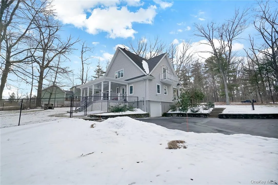 Balcony off the Master Bedroom Balcony off the Master Bedroom