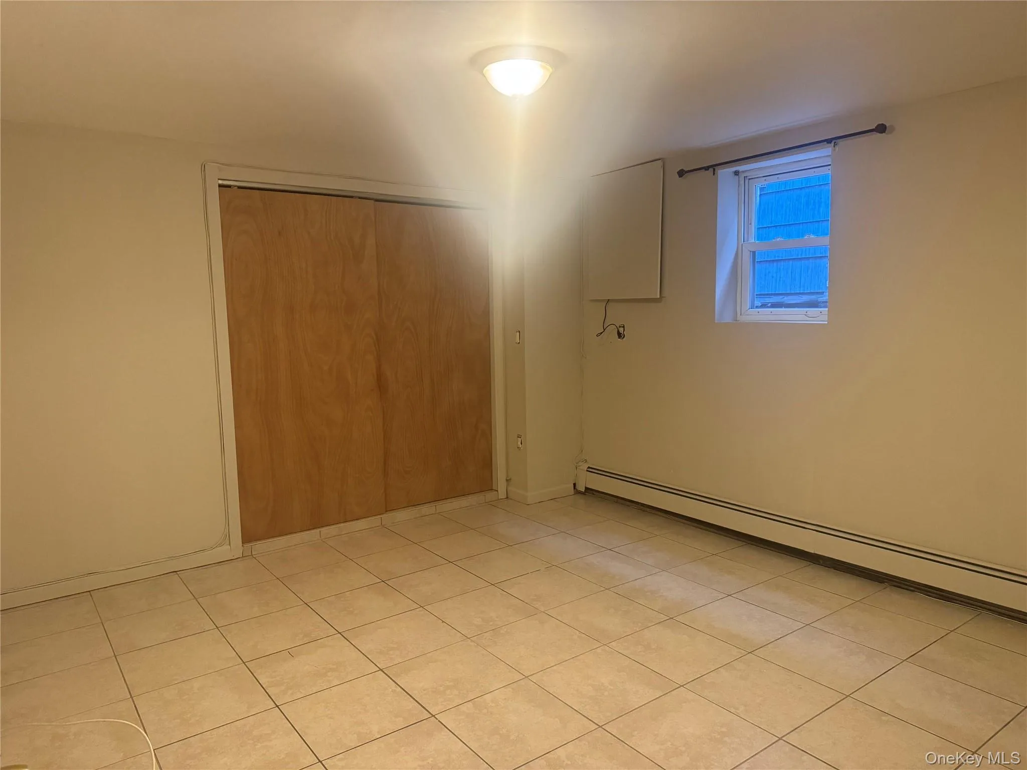 With Walkin Closet With Walkin Closet