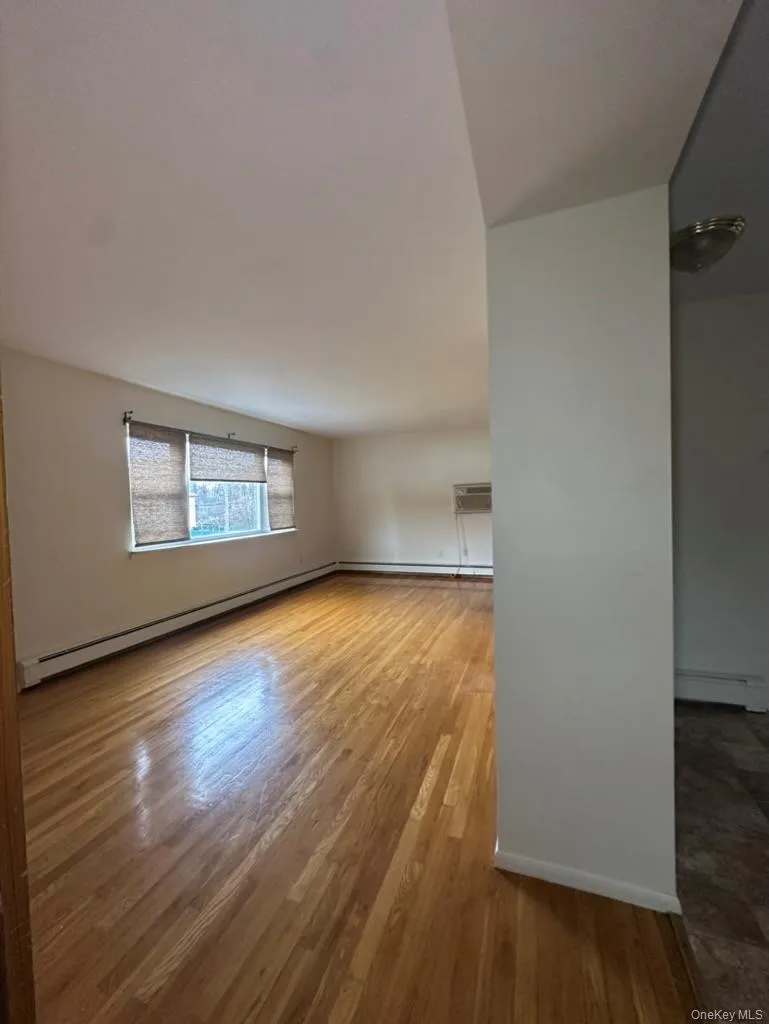 Entrance / Living room Entrance / Living room