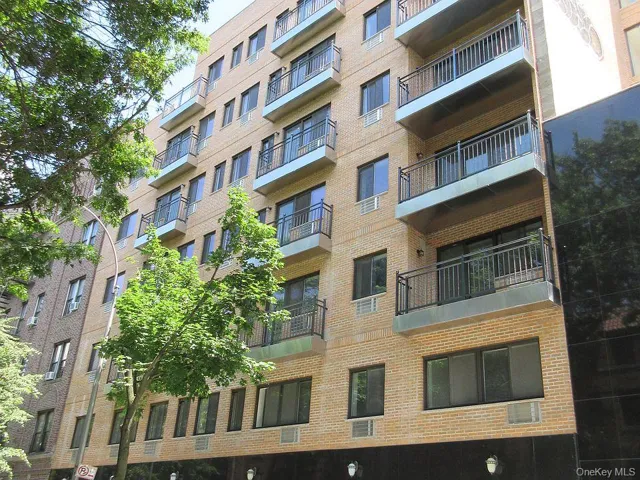 View of apartment building / complex