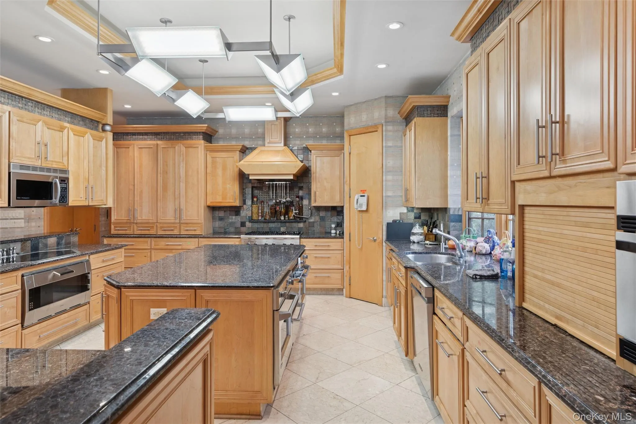 22 Willow Road, Hempstead, NY, 9 Bedrooms Bedrooms, 19 Rooms Rooms,9 BathroomsBathrooms,Residential,For Rent,Willow,0,943102 22 Willow Road, Hempstead, NY, 9 Bedrooms Bedrooms, 19 Rooms Rooms,9 BathroomsBathrooms,Residential,For Rent,Willow,0,943102