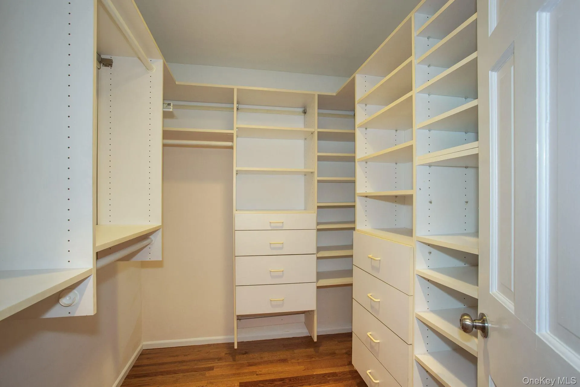 12 Ridge Road, Brookhaven, NY, 4 Bedrooms Bedrooms, 10 Rooms Rooms,3 BathroomsBathrooms,Residential Lease,For Rent,Ridge,0,943124 12 Ridge Road, Brookhaven, NY, 4 Bedrooms Bedrooms, 10 Rooms Rooms,3 BathroomsBathrooms,Residential Lease,For Rent,Ridge,0,943124