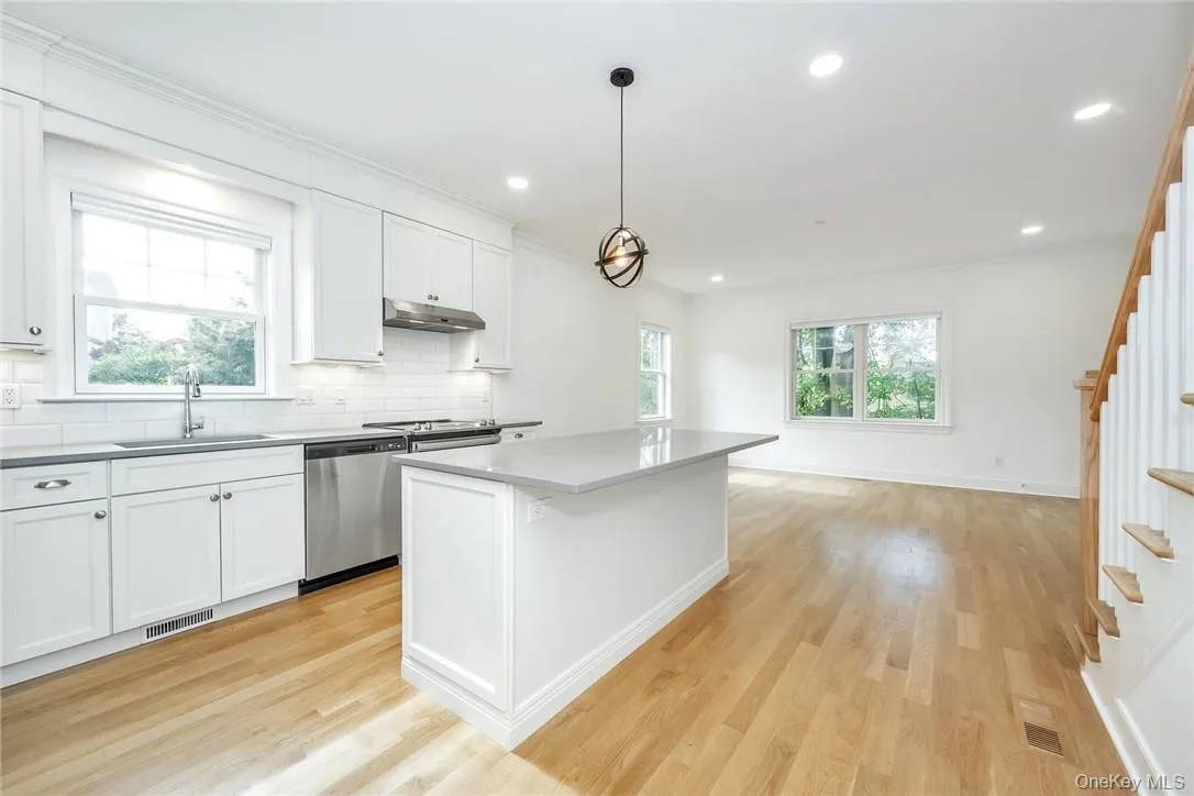 233 Lincoln Avenue, Harrison, NY, 3 Bedrooms Bedrooms, 10 Rooms Rooms,3 BathroomsBathrooms,Residential Lease,Idx,Lincoln,0,943150 233 Lincoln Avenue, Harrison, NY, 3 Bedrooms Bedrooms, 10 Rooms Rooms,3 BathroomsBathrooms,Residential Lease,Idx,Lincoln,0,943150