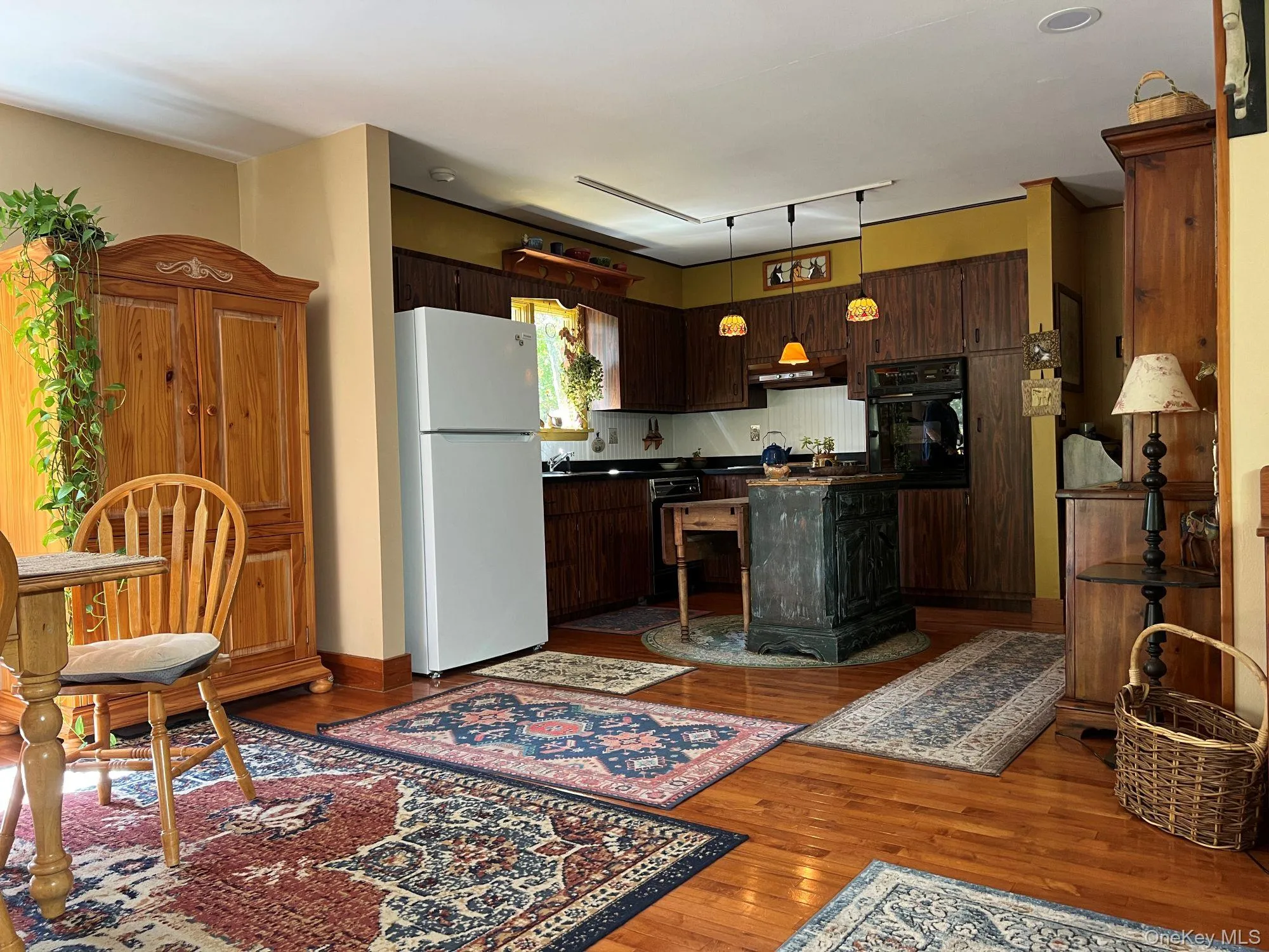 404 John Joy Road, Woodstock, NY, 3 Bedrooms Bedrooms, 12 Rooms Rooms,2 BathroomsBathrooms,Residential,For Rent,John Joy,0,943202 404 John Joy Road, Woodstock, NY, 3 Bedrooms Bedrooms, 12 Rooms Rooms,2 BathroomsBathrooms,Residential,For Rent,John Joy,0,943202