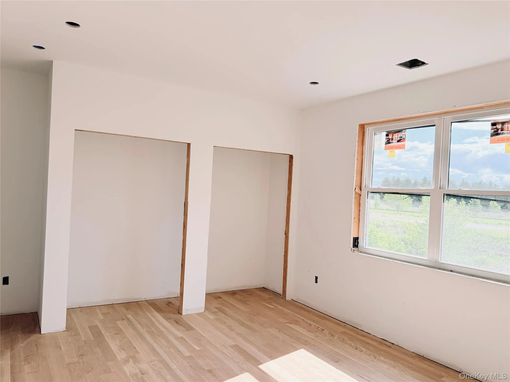 Large bedroom 2... Large bedroom 2...