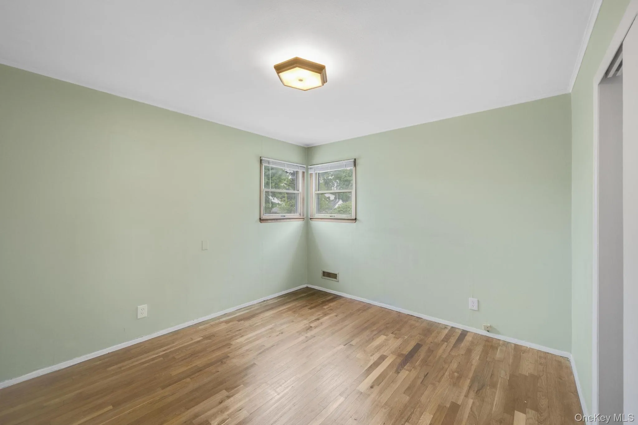 22 Heath Lane, Huntington, NY, 3 Bedrooms Bedrooms, 5 Rooms Rooms,1 BathroomBathrooms,Residential Lease,Idx,Heath,0,943243 22 Heath Lane, Huntington, NY, 3 Bedrooms Bedrooms, 5 Rooms Rooms,1 BathroomBathrooms,Residential Lease,Idx,Heath,0,943243