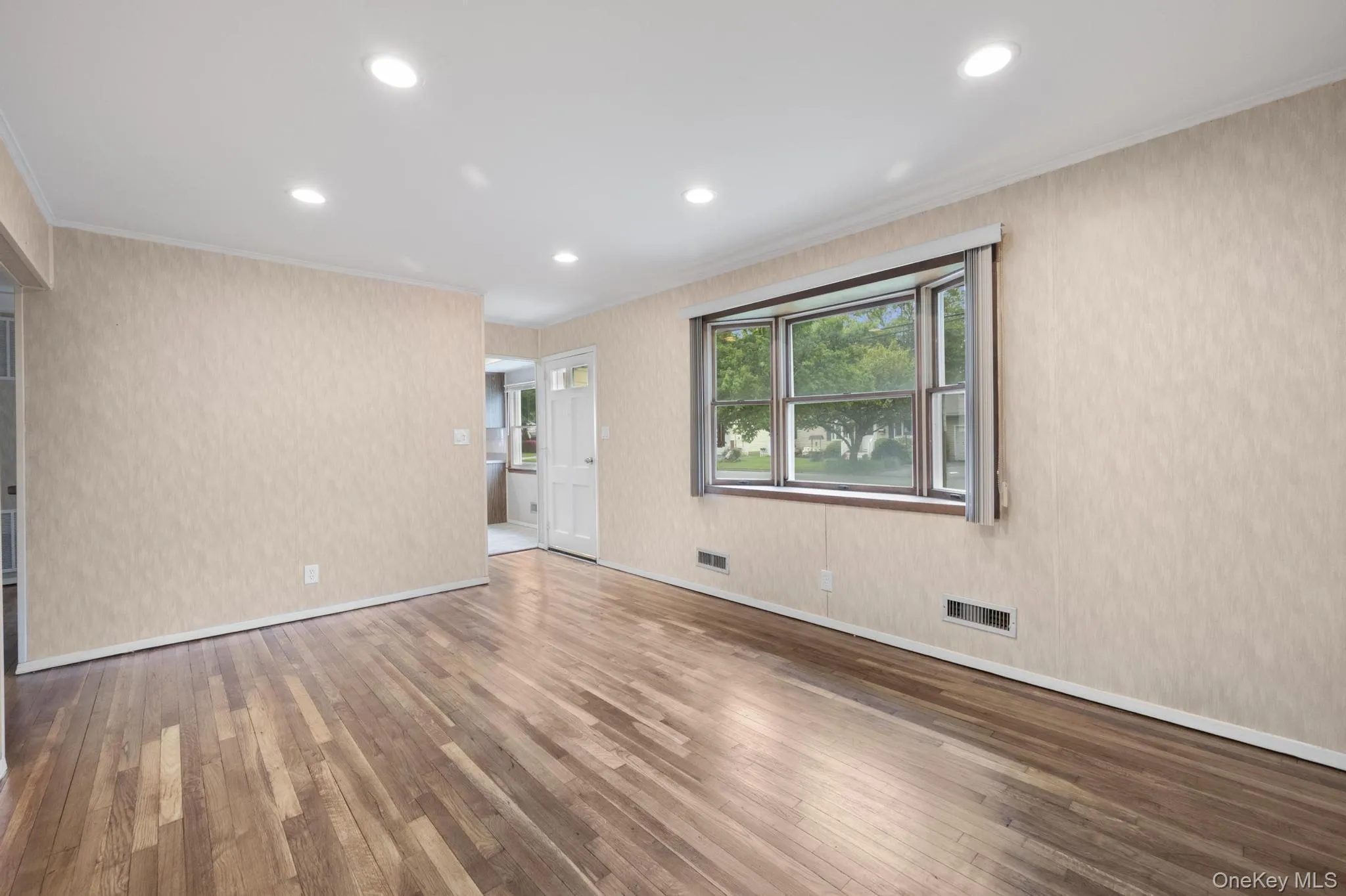 22 Heath Lane, Huntington, NY, 3 Bedrooms Bedrooms, 5 Rooms Rooms,1 BathroomBathrooms,Residential Lease,Idx,Heath,0,943243 22 Heath Lane, Huntington, NY, 3 Bedrooms Bedrooms, 5 Rooms Rooms,1 BathroomBathrooms,Residential Lease,Idx,Heath,0,943243