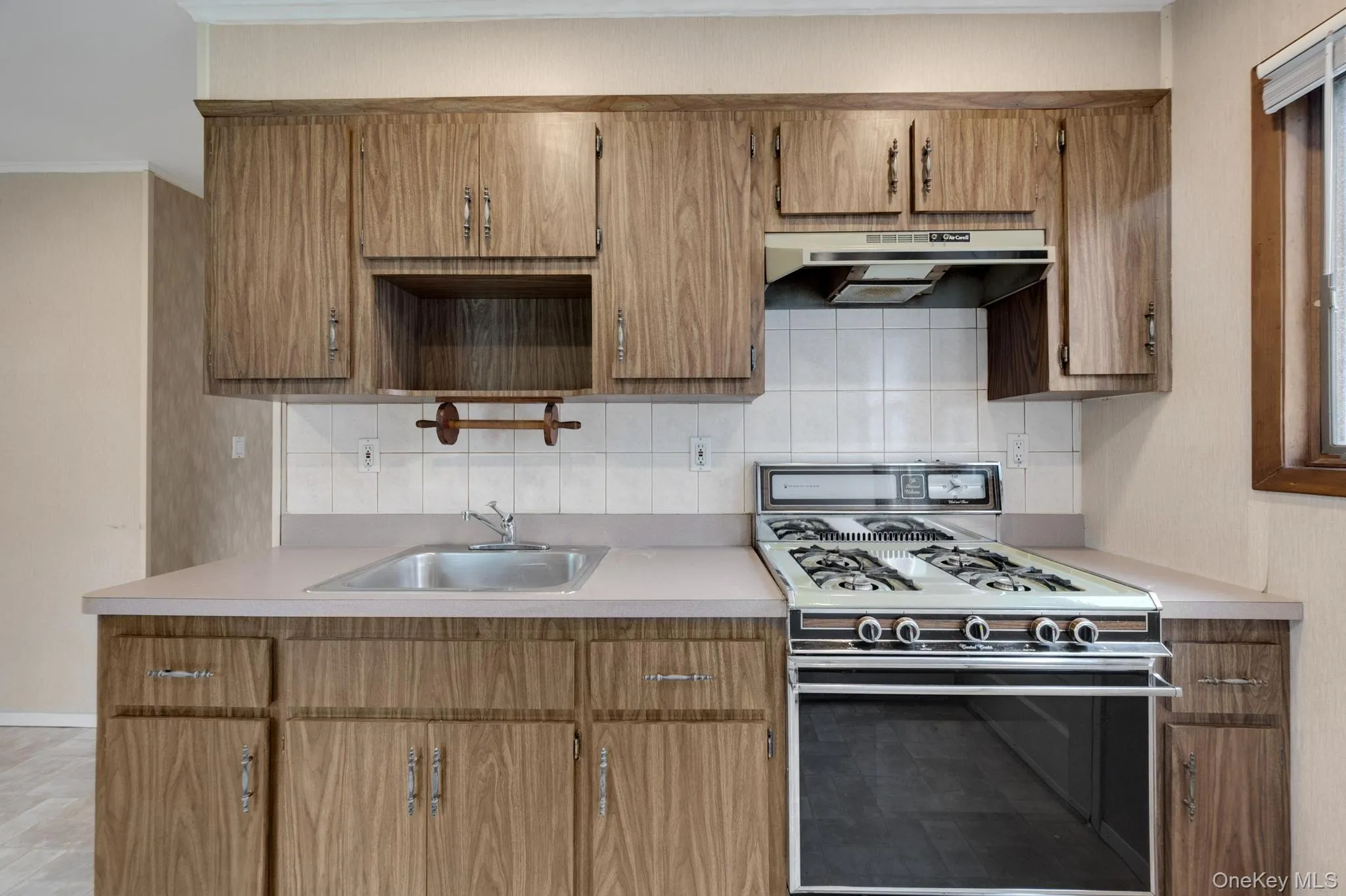 22 Heath Lane, Huntington, NY, 3 Bedrooms Bedrooms, 5 Rooms Rooms,1 BathroomBathrooms,Residential Lease,Idx,Heath,0,943243 22 Heath Lane, Huntington, NY, 3 Bedrooms Bedrooms, 5 Rooms Rooms,1 BathroomBathrooms,Residential Lease,Idx,Heath,0,943243