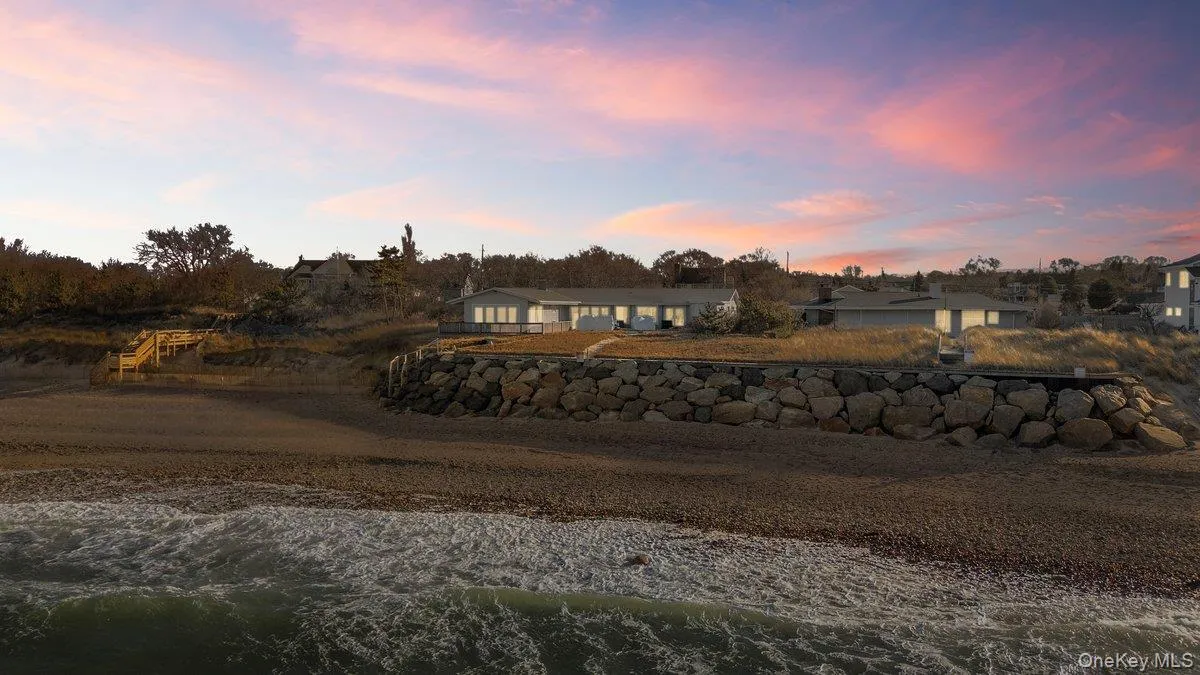 112 Soundview Drive, East Hampton, NY, 4 Bedrooms Bedrooms, 11 Rooms Rooms,3 BathroomsBathrooms,Residential,For Rent,Soundview,0,943322 112 Soundview Drive, East Hampton, NY, 4 Bedrooms Bedrooms, 11 Rooms Rooms,3 BathroomsBathrooms,Residential,For Rent,Soundview,0,943322