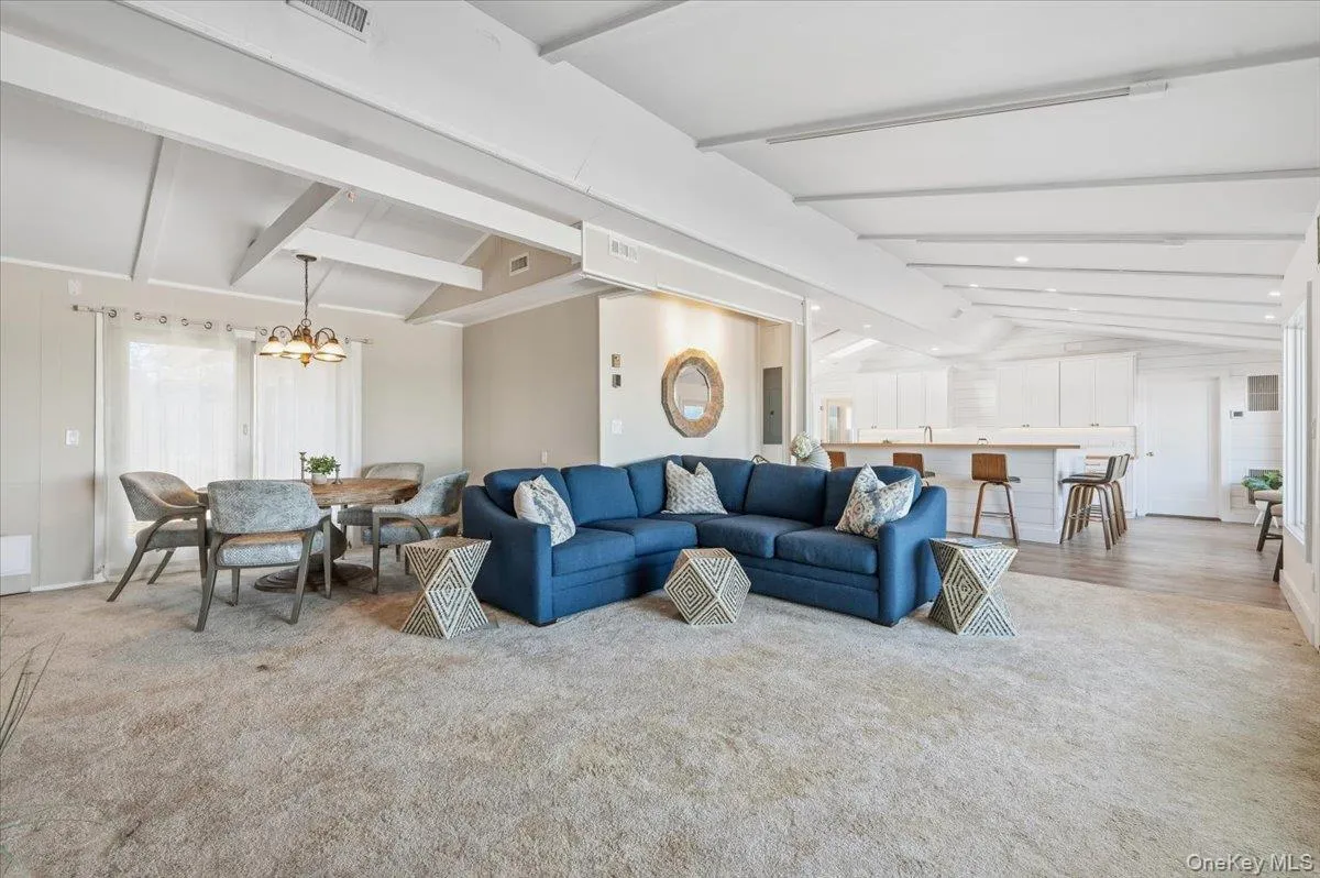 112 Soundview Drive, East Hampton, NY, 4 Bedrooms Bedrooms, 11 Rooms Rooms,3 BathroomsBathrooms,Residential,For Rent,Soundview,0,943322 112 Soundview Drive, East Hampton, NY, 4 Bedrooms Bedrooms, 11 Rooms Rooms,3 BathroomsBathrooms,Residential,For Rent,Soundview,0,943322