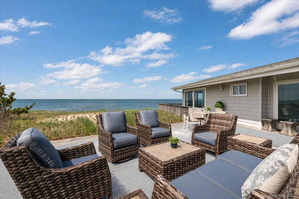 112 Soundview Drive, East Hampton, NY, 4 Bedrooms Bedrooms, 11 Rooms Rooms,3 BathroomsBathrooms,Residential,For Rent,Soundview,0,943322 112 Soundview Drive, East Hampton, NY, 4 Bedrooms Bedrooms, 11 Rooms Rooms,3 BathroomsBathrooms,Residential,For Rent,Soundview,0,943322