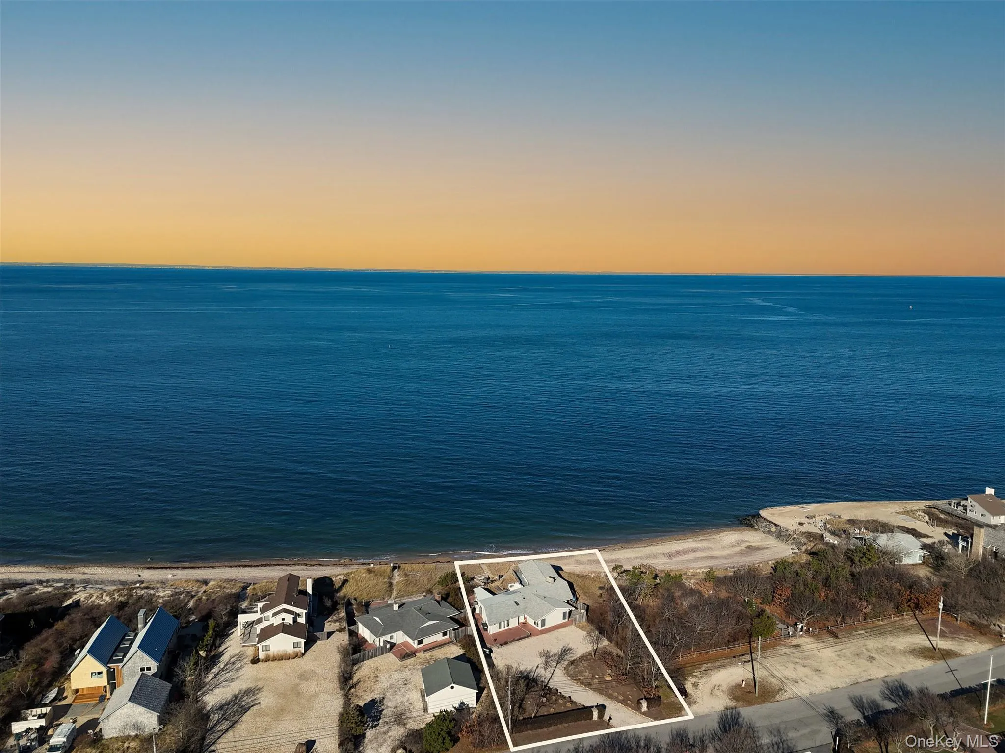 112 Soundview Drive, East Hampton, NY, 4 Bedrooms Bedrooms, 11 Rooms Rooms,3 BathroomsBathrooms,Residential,For Rent,Soundview,0,943322 112 Soundview Drive, East Hampton, NY, 4 Bedrooms Bedrooms, 11 Rooms Rooms,3 BathroomsBathrooms,Residential,For Rent,Soundview,0,943322