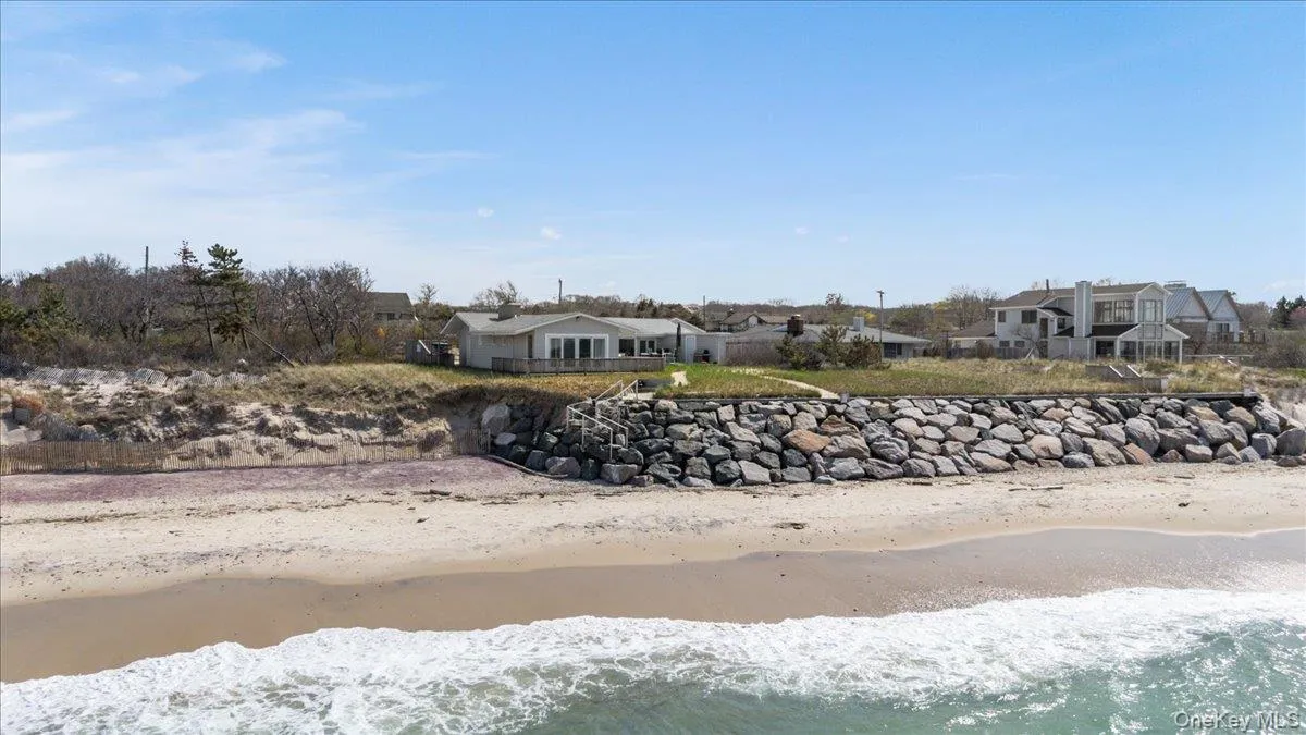 112 Soundview Drive, East Hampton, NY, 4 Bedrooms Bedrooms, 11 Rooms Rooms,3 BathroomsBathrooms,Residential,For Rent,Soundview,0,943322 112 Soundview Drive, East Hampton, NY, 4 Bedrooms Bedrooms, 11 Rooms Rooms,3 BathroomsBathrooms,Residential,For Rent,Soundview,0,943322