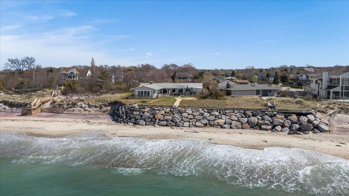 112 Soundview Drive, East Hampton, NY, 4 Bedrooms Bedrooms, 11 Rooms Rooms,3 BathroomsBathrooms,Residential,For Rent,Soundview,0,943322 112 Soundview Drive, East Hampton, NY, 4 Bedrooms Bedrooms, 11 Rooms Rooms,3 BathroomsBathrooms,Residential,For Rent,Soundview,0,943322