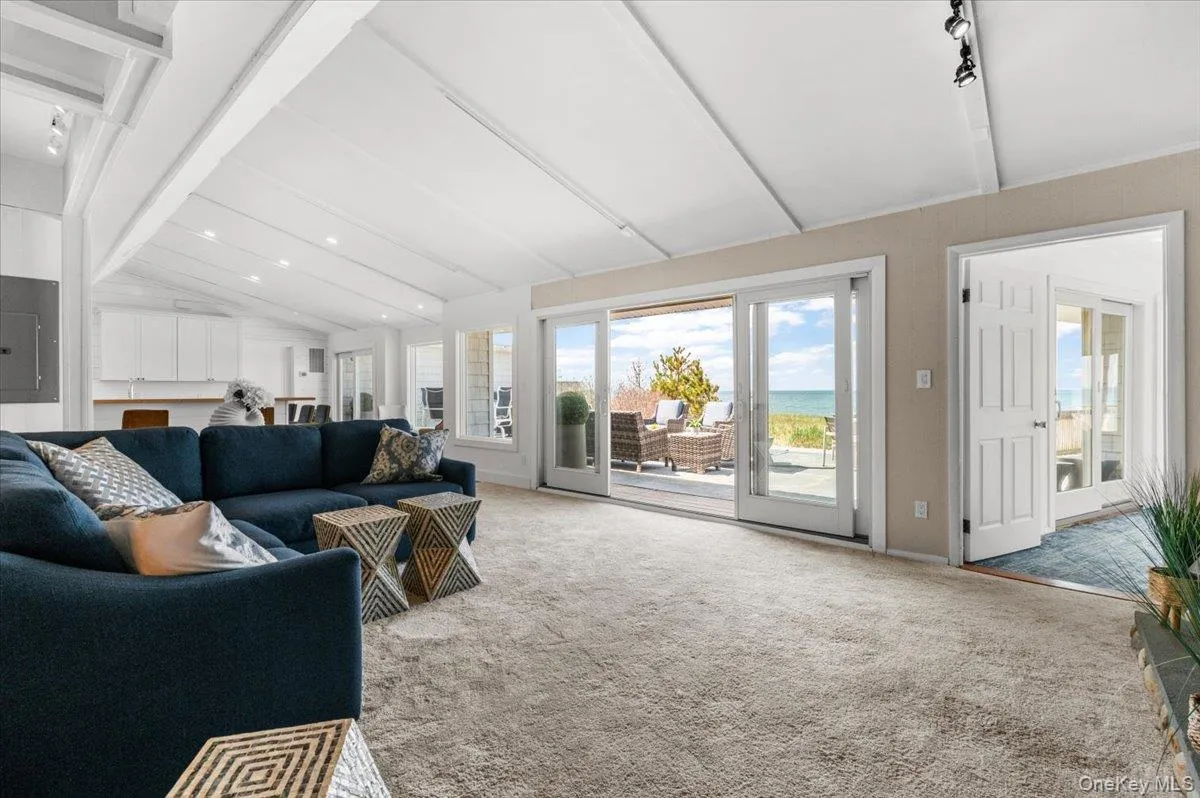 112 Soundview Drive, East Hampton, NY, 4 Bedrooms Bedrooms, 11 Rooms Rooms,3 BathroomsBathrooms,Residential,For Rent,Soundview,0,943322 112 Soundview Drive, East Hampton, NY, 4 Bedrooms Bedrooms, 11 Rooms Rooms,3 BathroomsBathrooms,Residential,For Rent,Soundview,0,943322