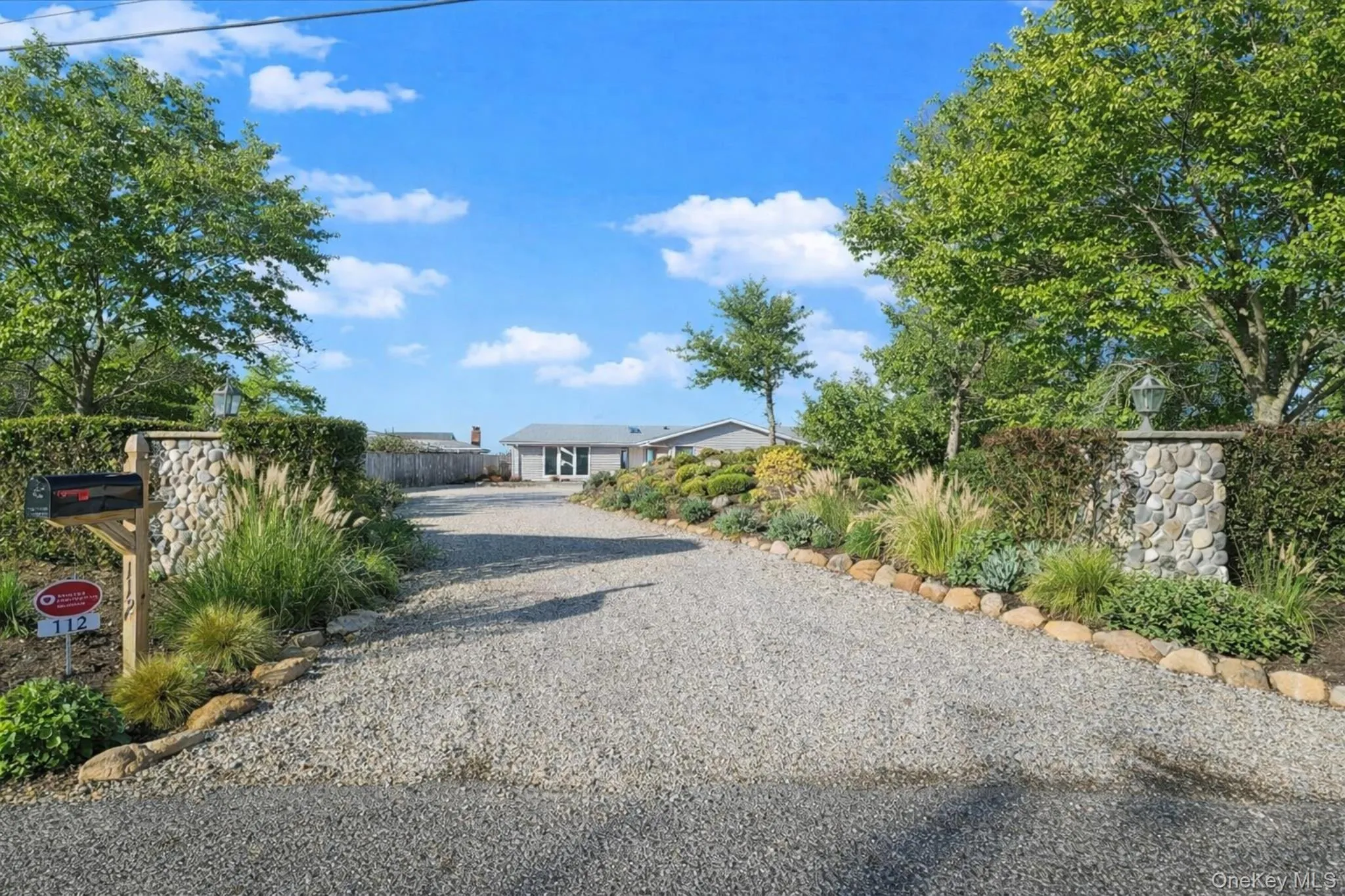 112 Soundview Drive, East Hampton, NY, 4 Bedrooms Bedrooms, 11 Rooms Rooms,3 BathroomsBathrooms,Residential,For Rent,Soundview,0,943322 112 Soundview Drive, East Hampton, NY, 4 Bedrooms Bedrooms, 11 Rooms Rooms,3 BathroomsBathrooms,Residential,For Rent,Soundview,0,943322
