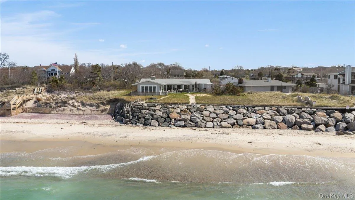 112 Soundview Drive, East Hampton, NY, 4 Bedrooms Bedrooms, 11 Rooms Rooms,3 BathroomsBathrooms,Residential,For Rent,Soundview,0,943322 112 Soundview Drive, East Hampton, NY, 4 Bedrooms Bedrooms, 11 Rooms Rooms,3 BathroomsBathrooms,Residential,For Rent,Soundview,0,943322