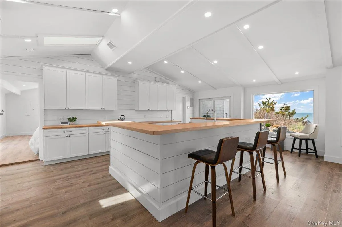 112 Soundview Drive, East Hampton, NY, 4 Bedrooms Bedrooms, 11 Rooms Rooms,3 BathroomsBathrooms,Residential,For Rent,Soundview,0,943322 112 Soundview Drive, East Hampton, NY, 4 Bedrooms Bedrooms, 11 Rooms Rooms,3 BathroomsBathrooms,Residential,For Rent,Soundview,0,943322